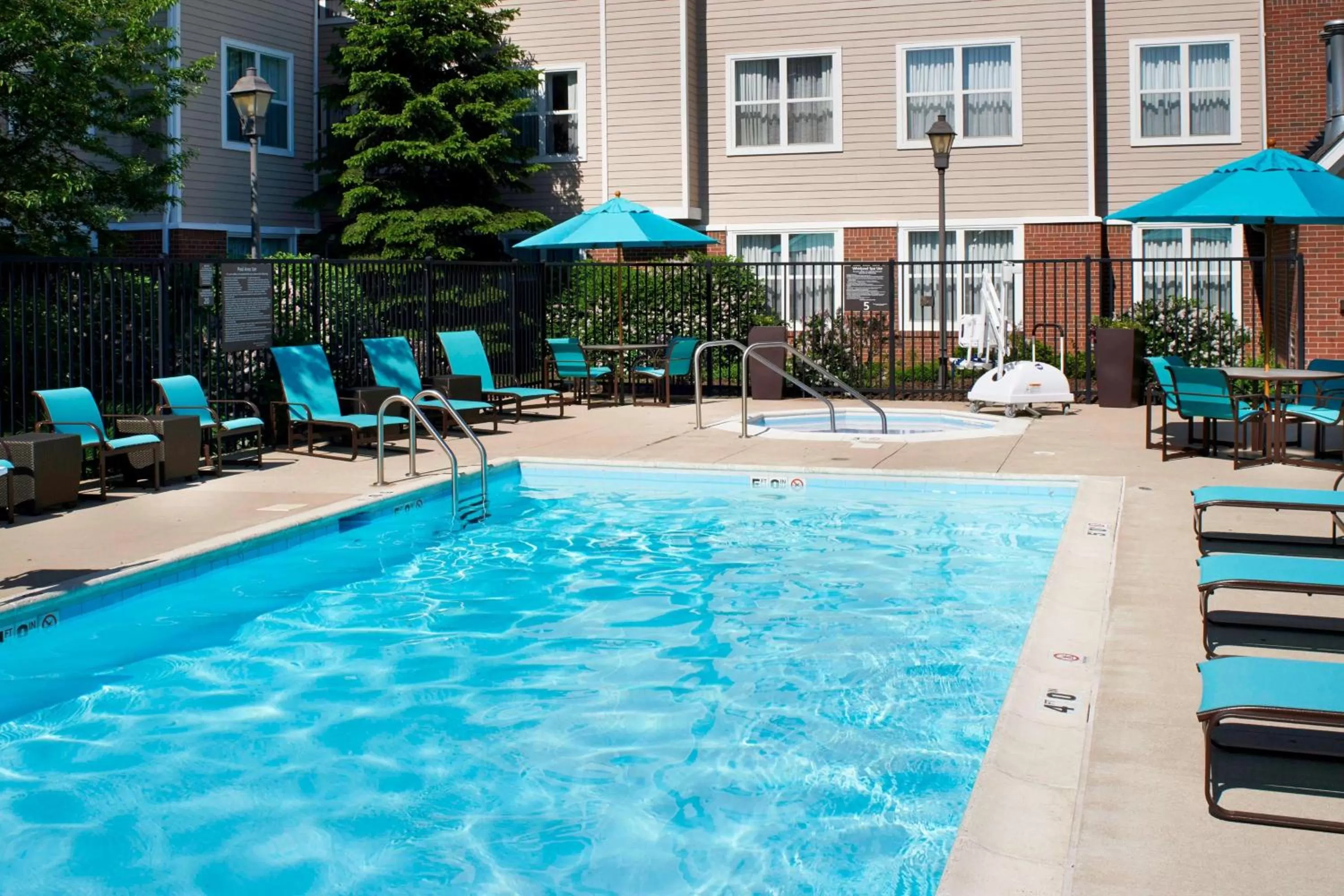 Pool view in Sonesta ES Suites Chicago Waukegan Gurnee