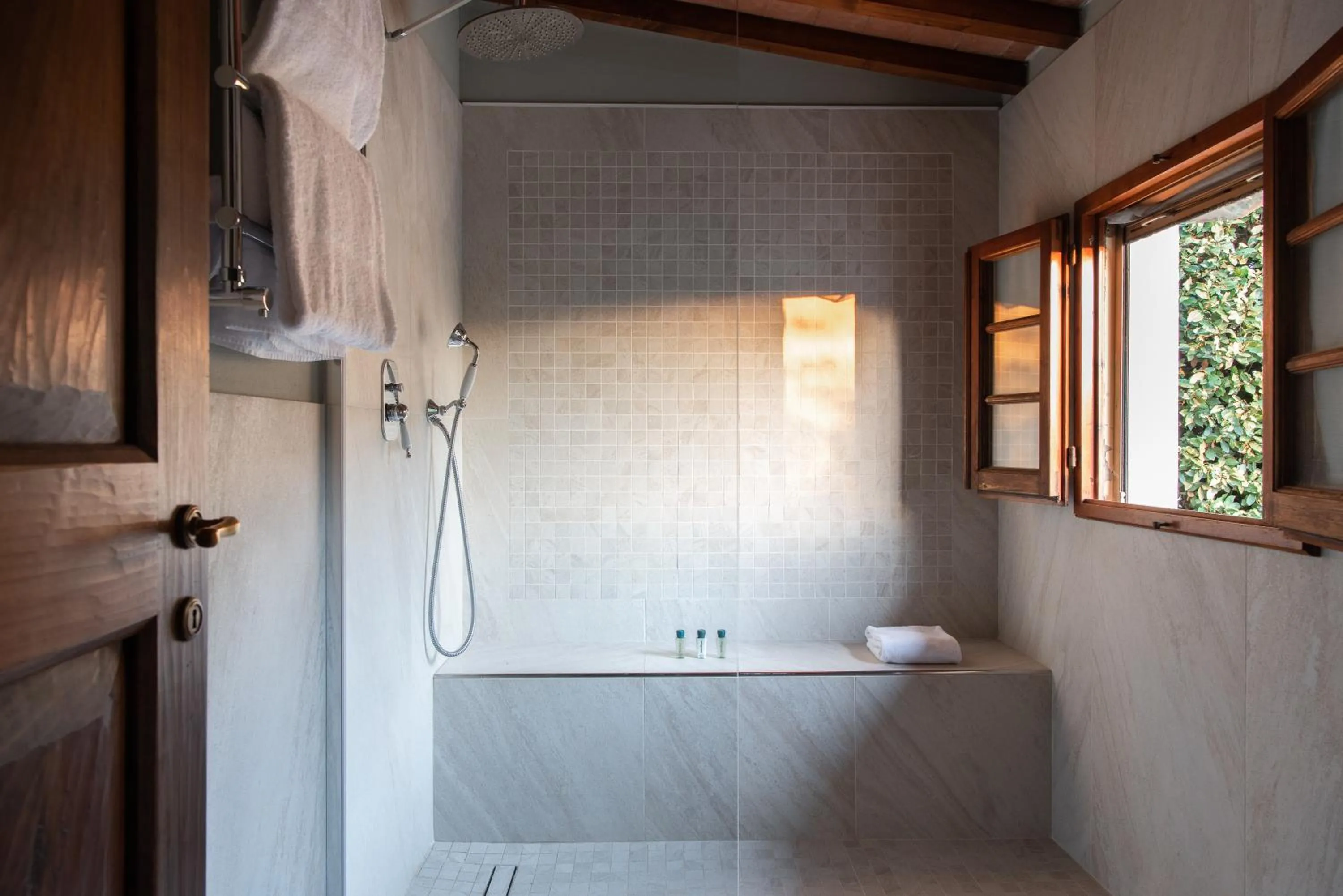 Shower in Relais Villa Olmo - Place of Charme