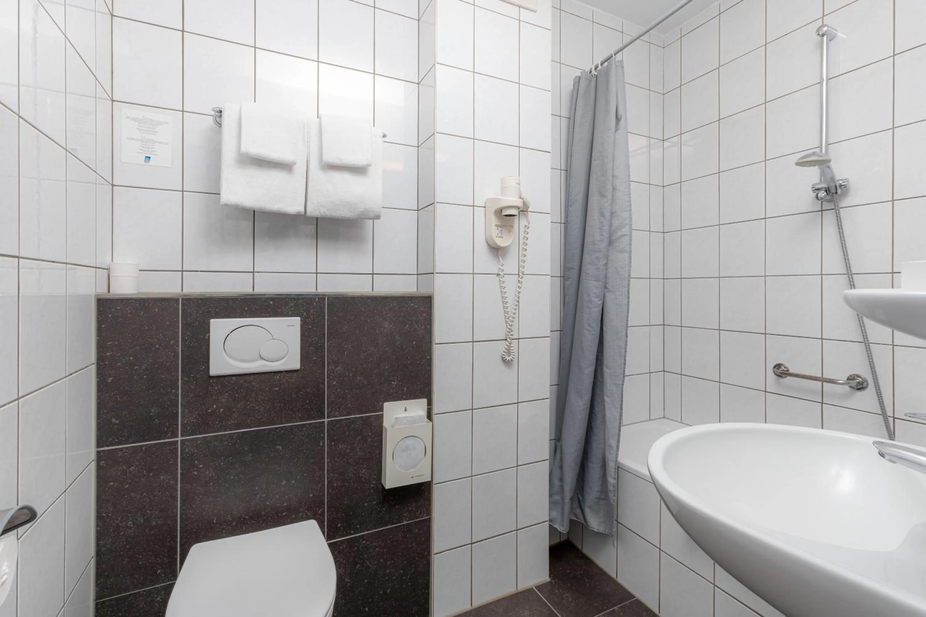 Bathroom in Owl Hotel