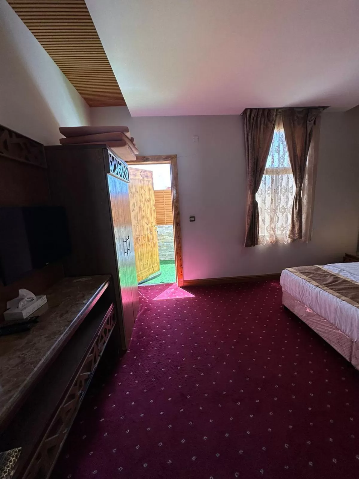 Bedroom, TV/Entertainment Center in Leen Serviced Apartments