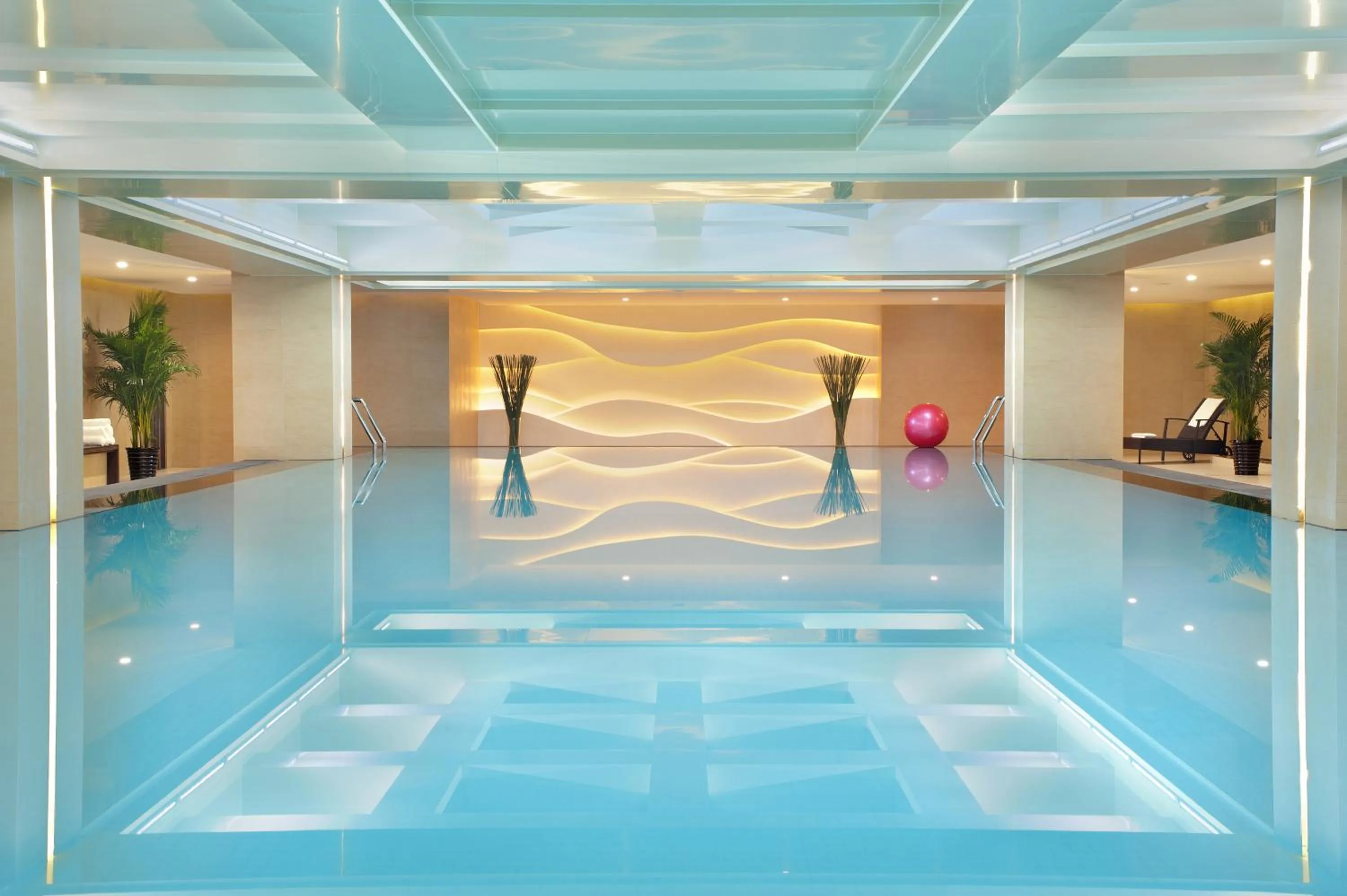 Swimming pool in Somerset Olympic Tower Tianjin