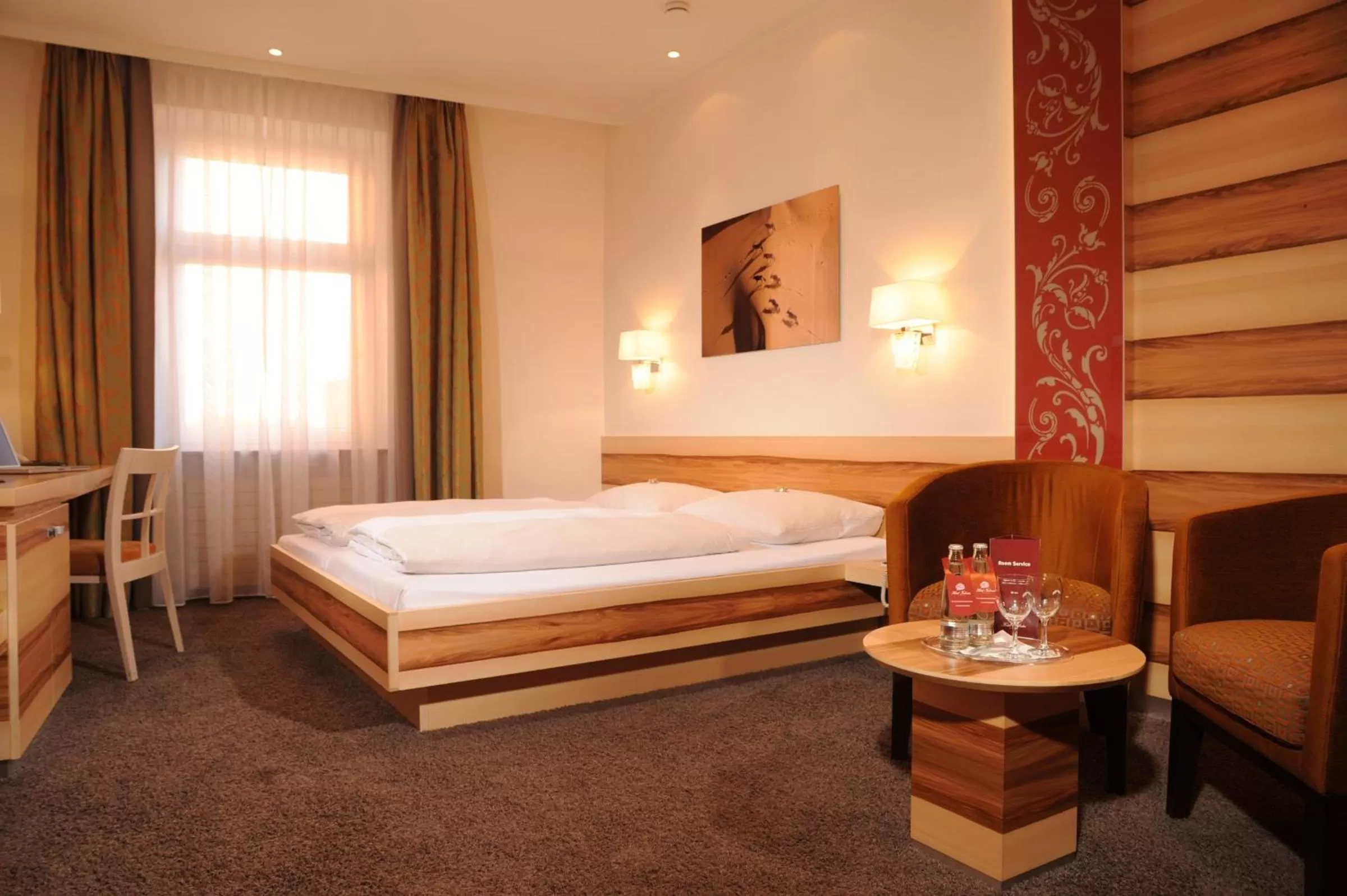 Photo of the whole room, Bed in Hotel Torbräu