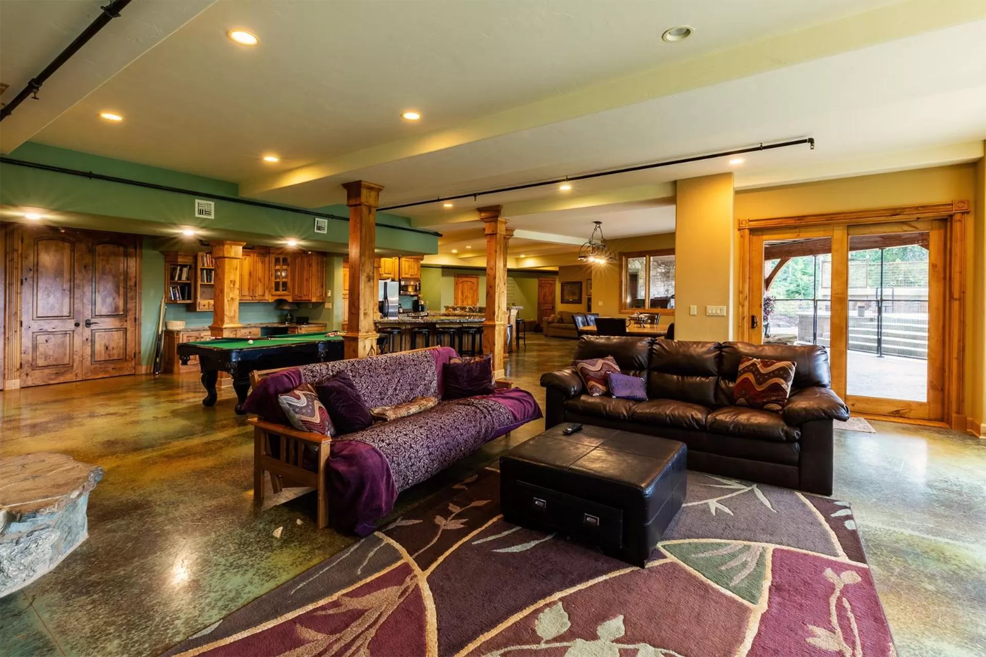 Lobby/Reception in Talus Rock Retreat