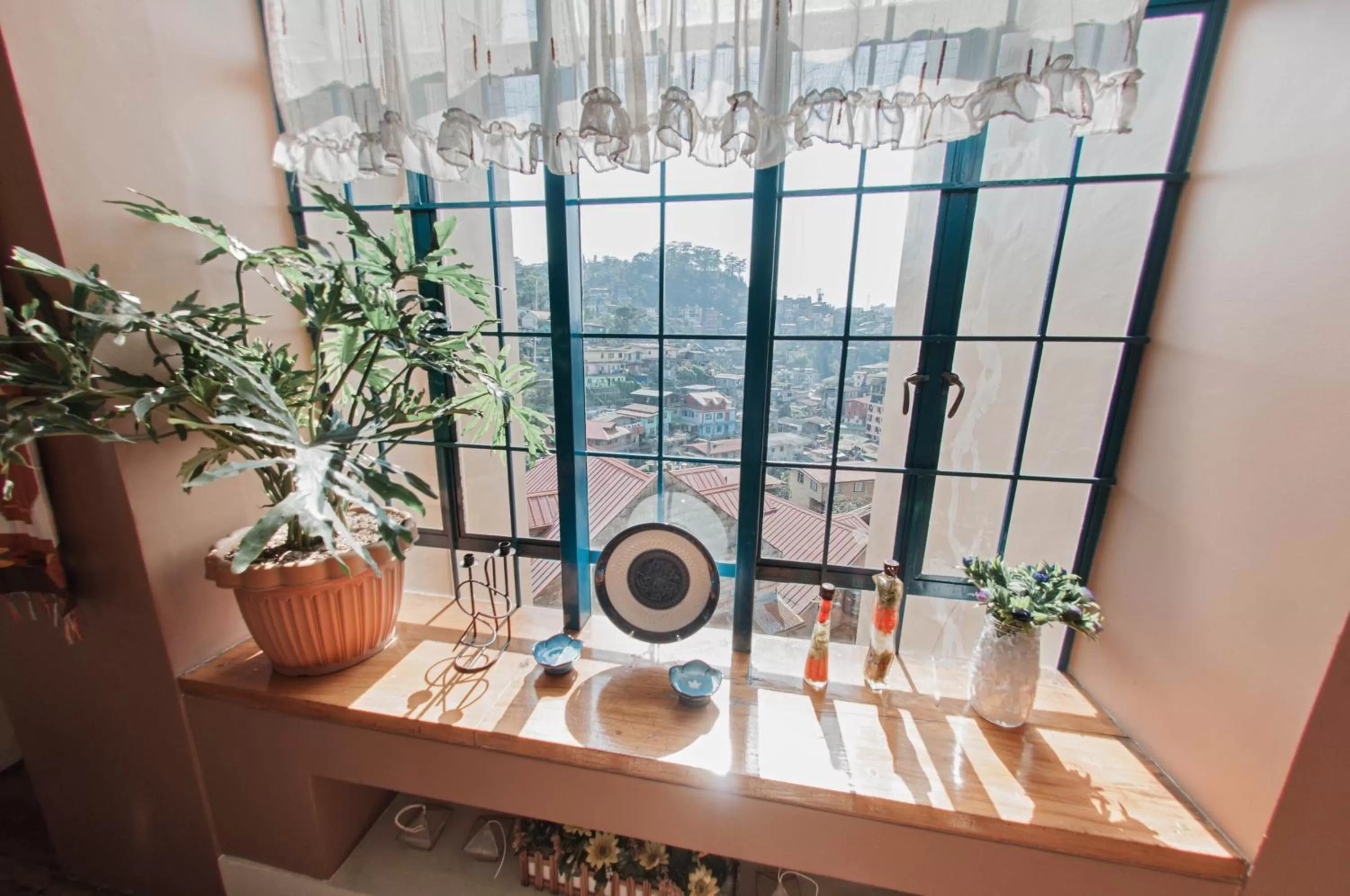 The Half House by Elmar Cabin