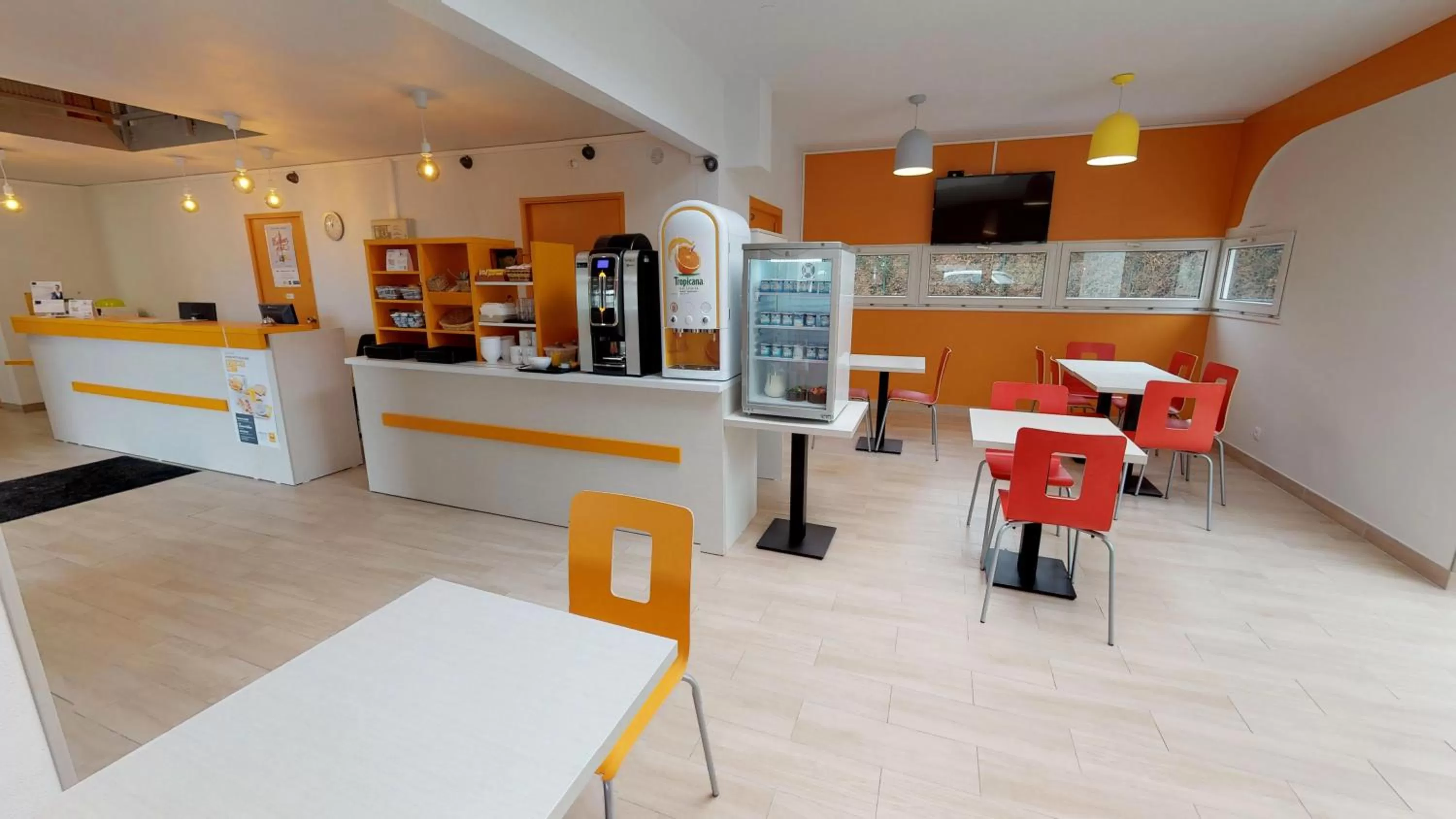 Buffet breakfast in Première Classe Reims Ouest - Tinqueux