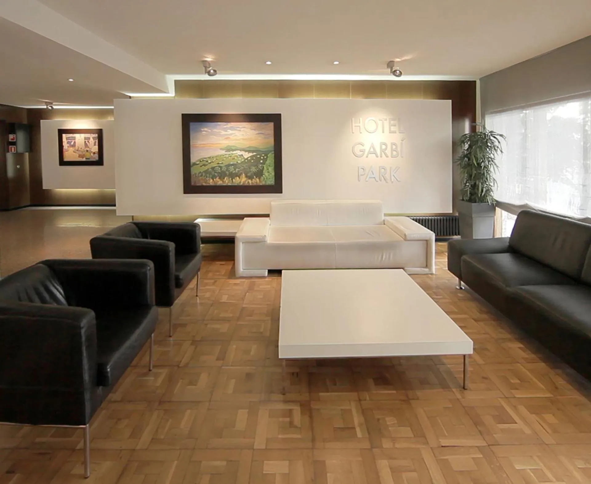 Living room in Hotel Garbi Park & AquaSplash