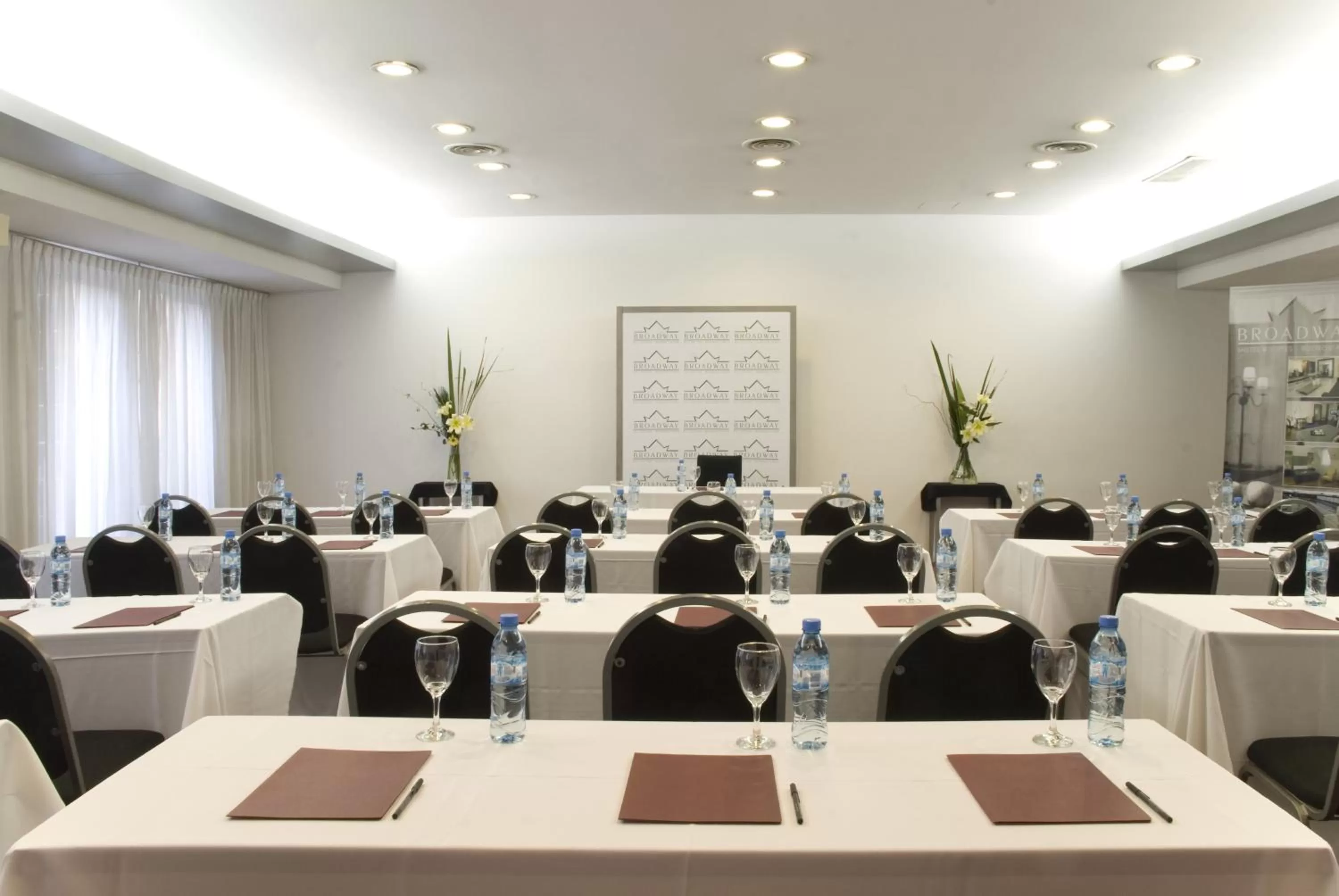 Business facilities in Broadway Hotel & Suites