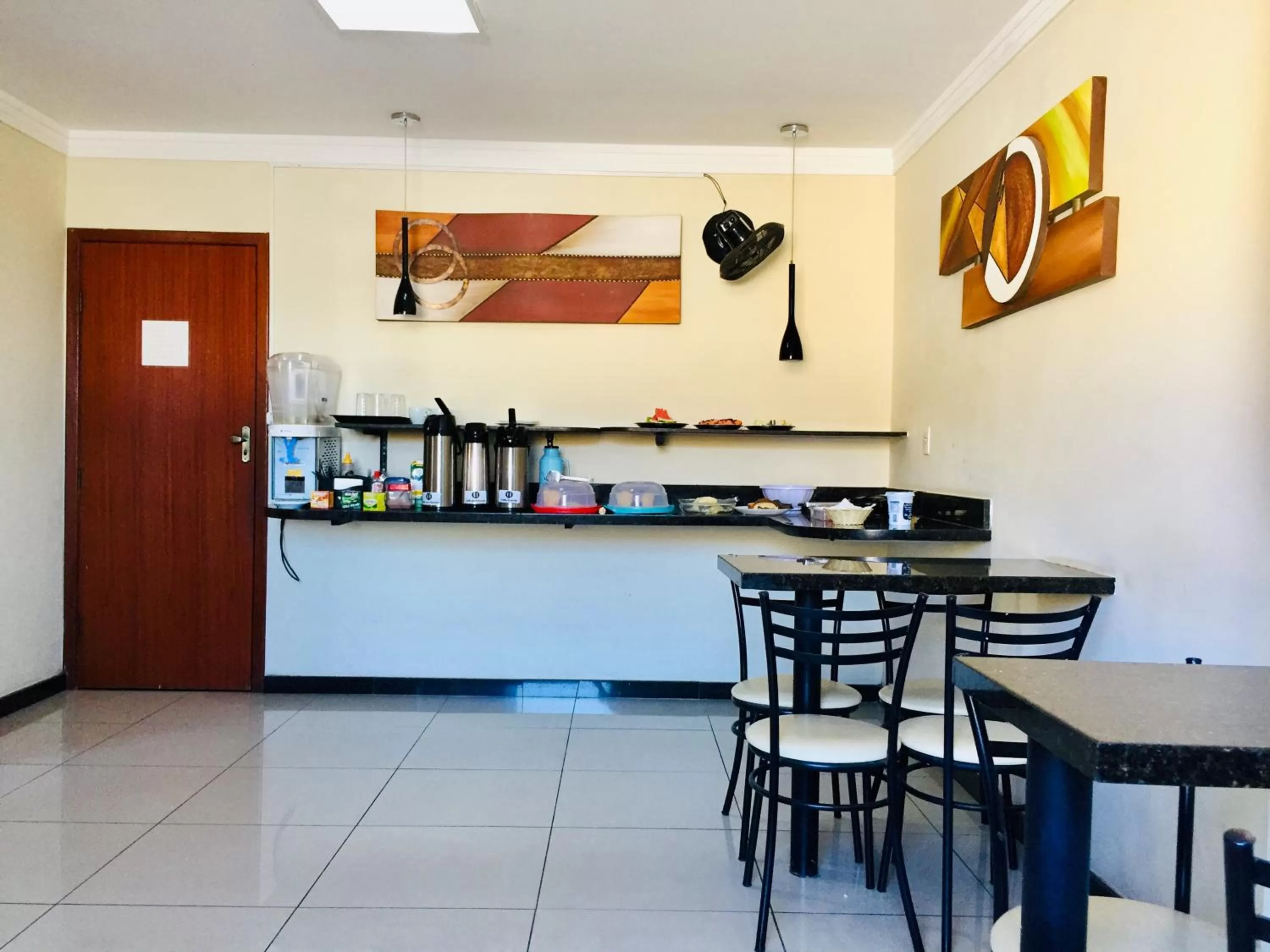 Restaurant/places to eat in Hotel Oliveira