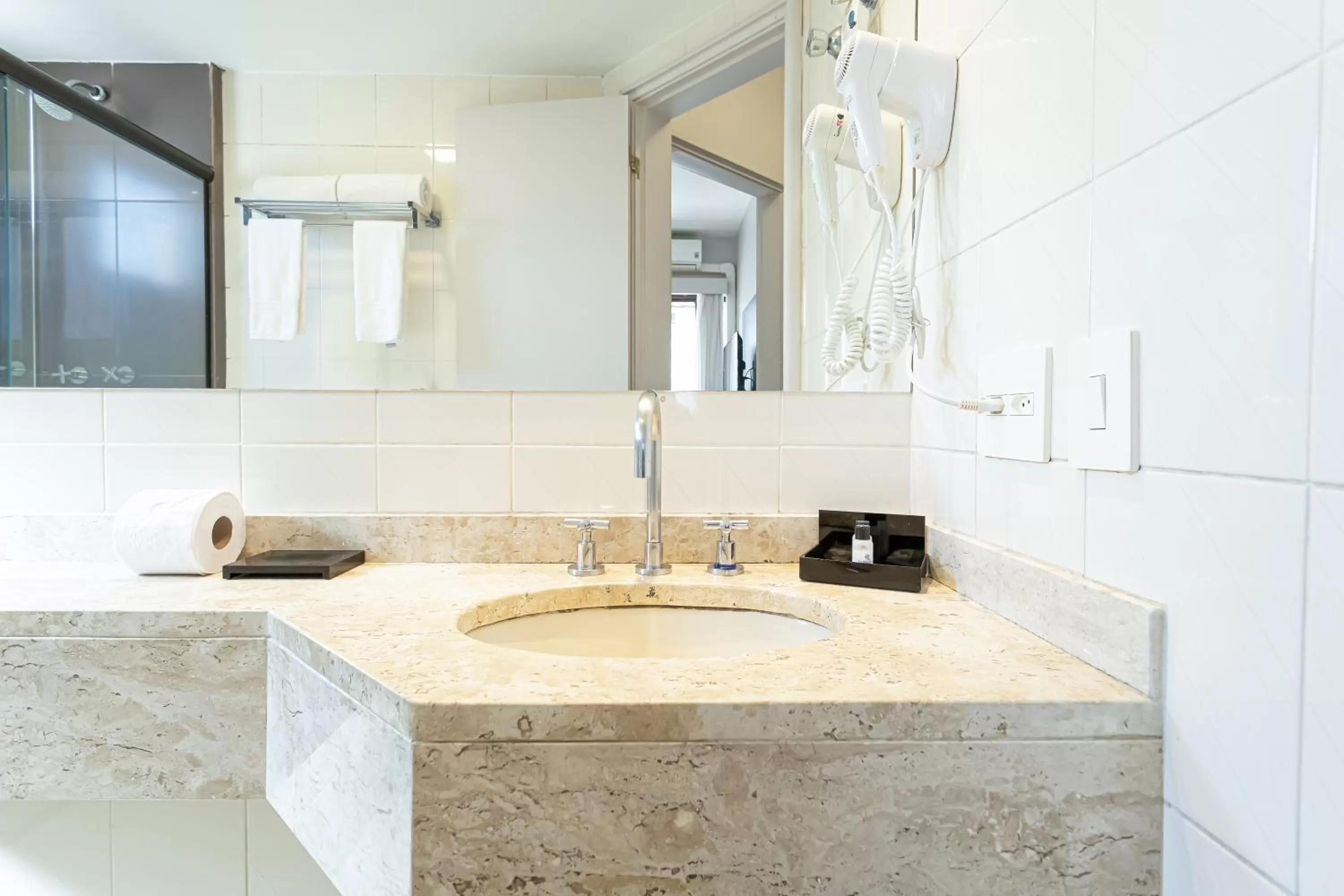 Shower in H4 La Residence Paulista