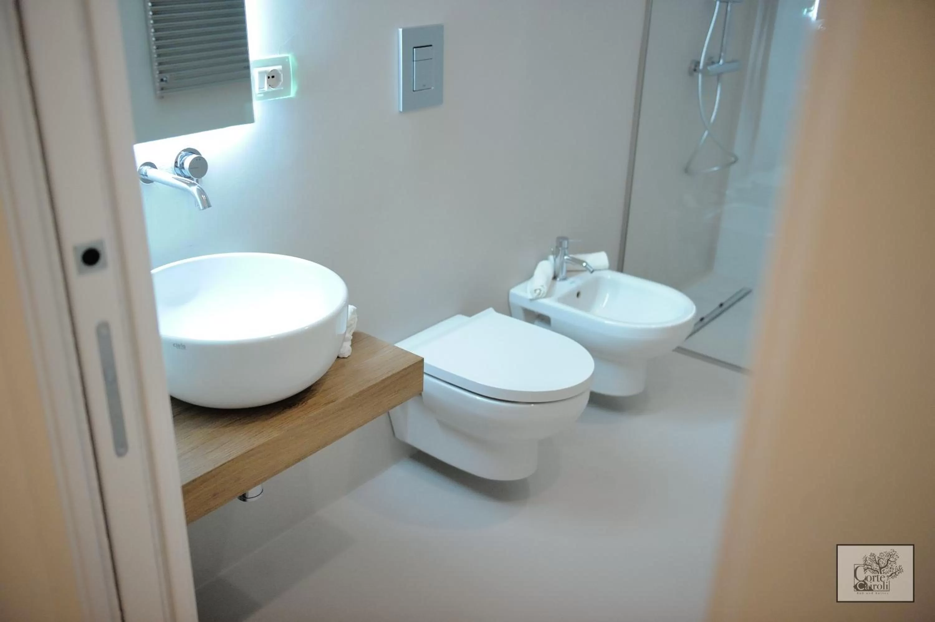 Bathroom in Corte Cairoli B&B and Suites