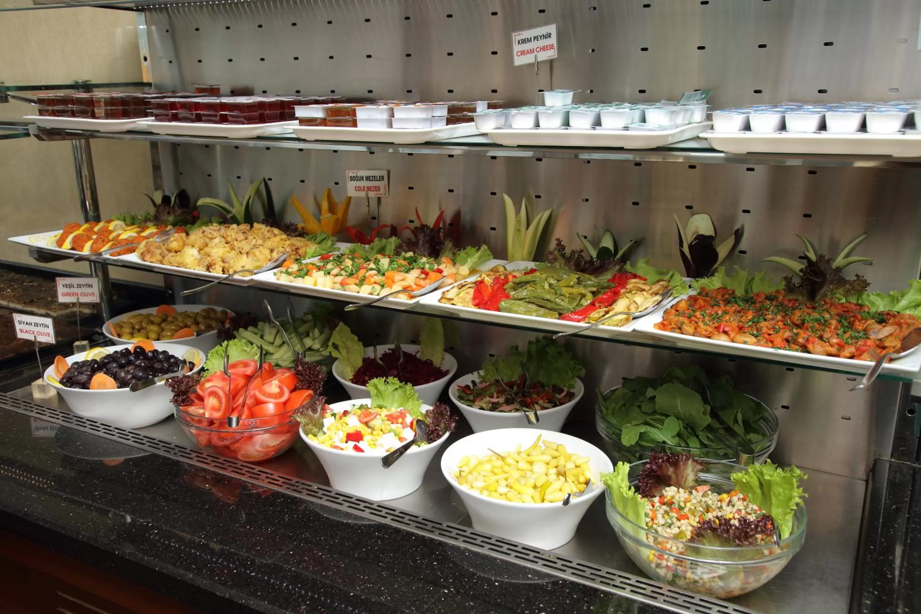 Restaurant/places to eat in Deluxe Golden Horn Sultanahmet Hotel