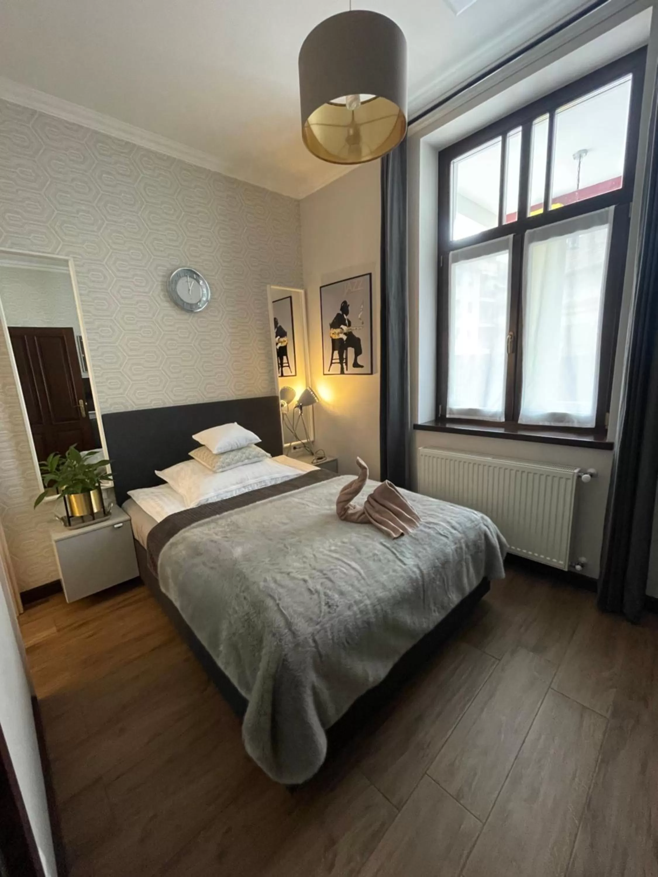 Photo of the whole room, Bed in Chicago Vendégház