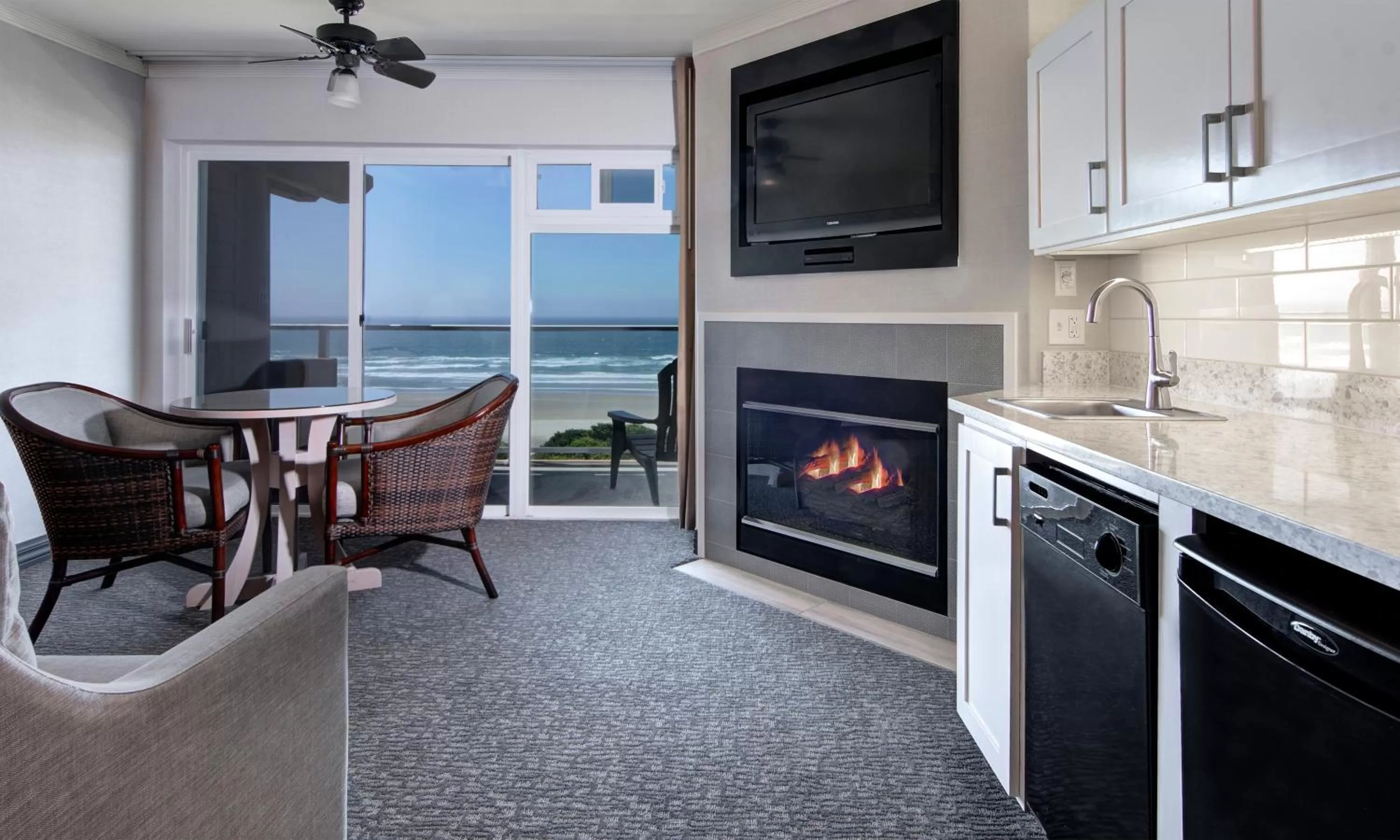 fireplace in Hallmark Resort - Newport