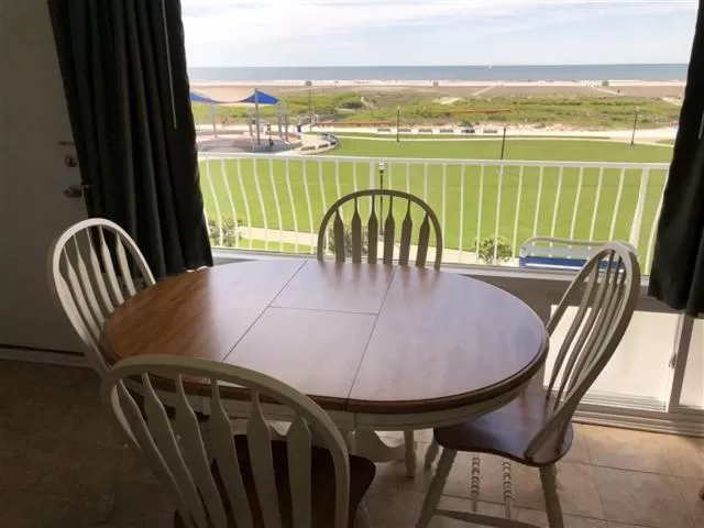 Dining area in Cara Mara Resort