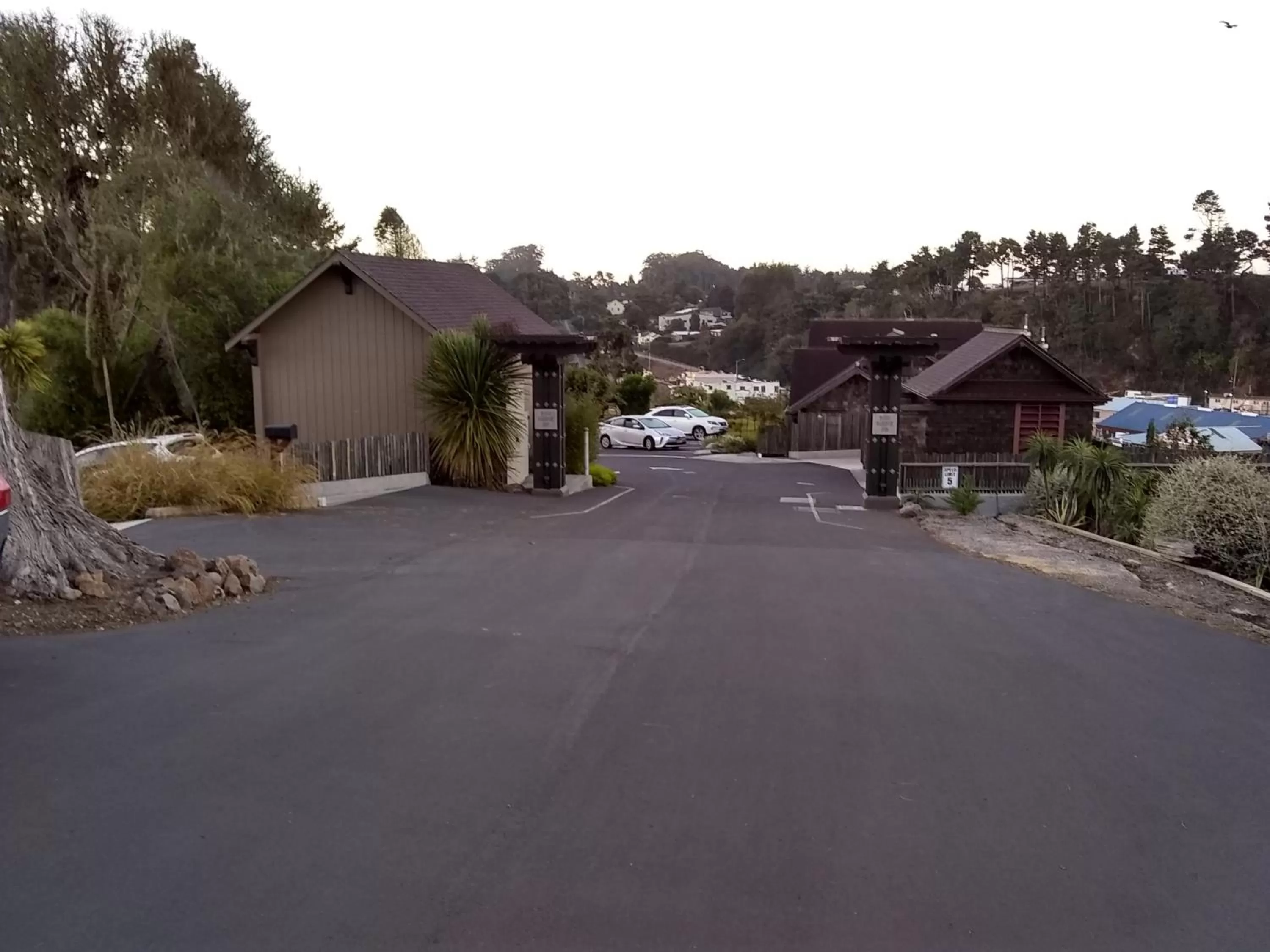Facade/entrance in Noyo Harbor Inn