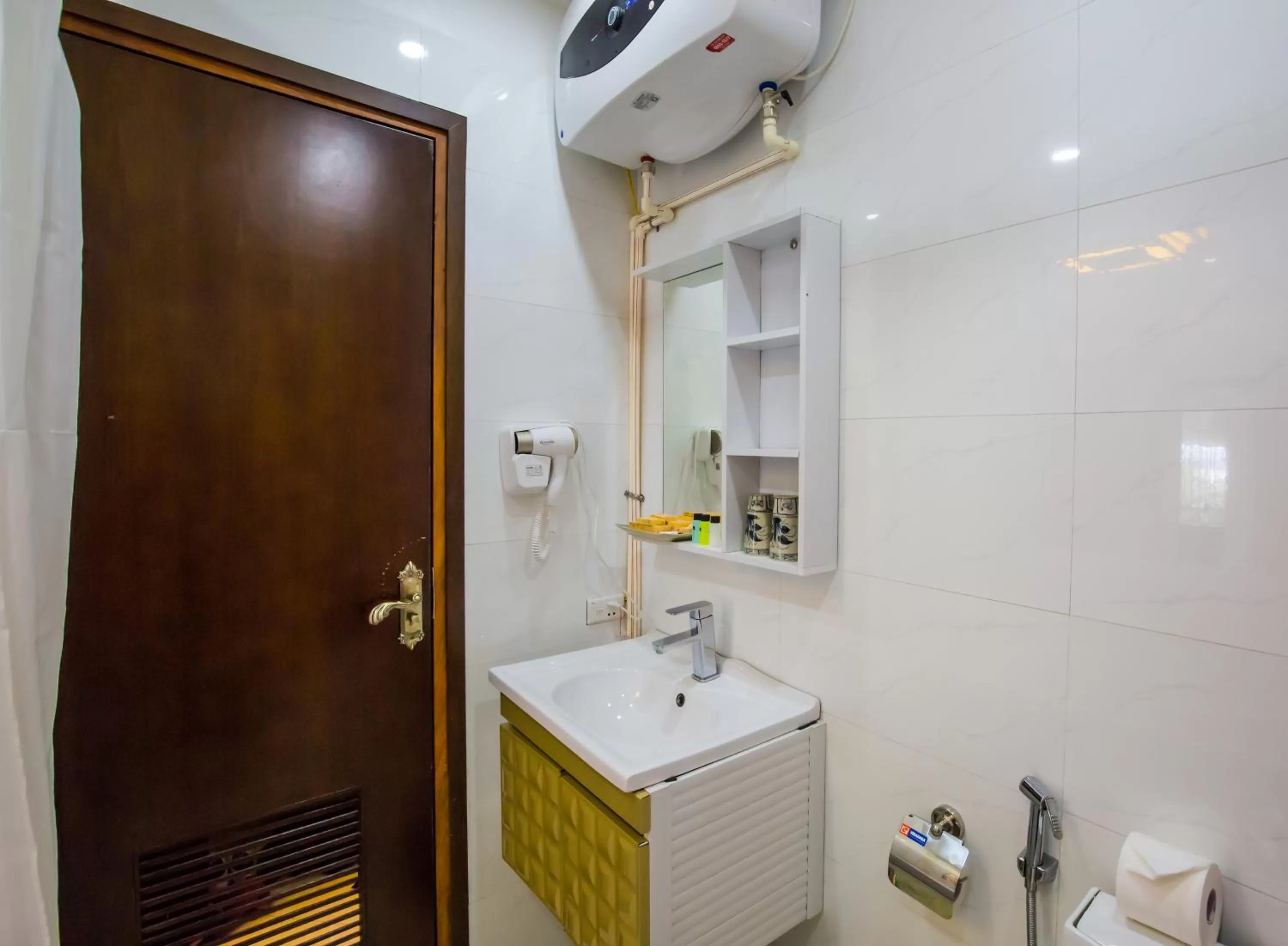 Shower in Hanoi Stella Hotel