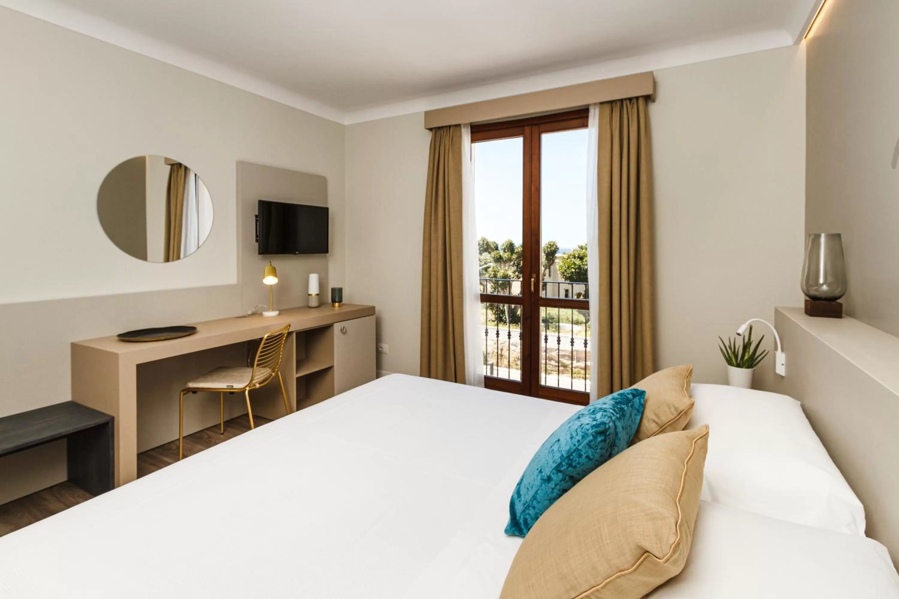 Bedroom, Bed in Seawater Hotel Bio & Beauty Spa