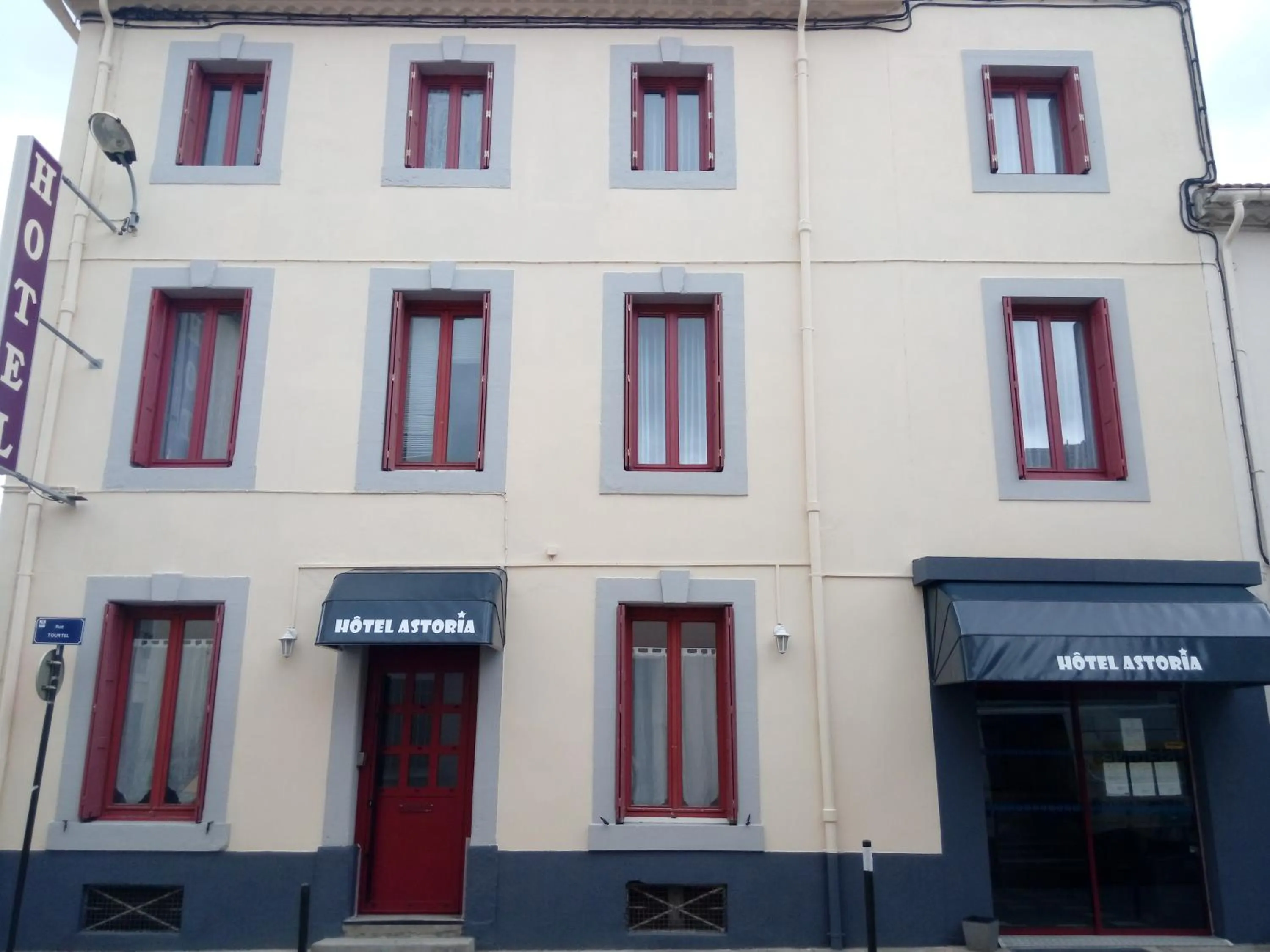 Property building in Hotel Astoria