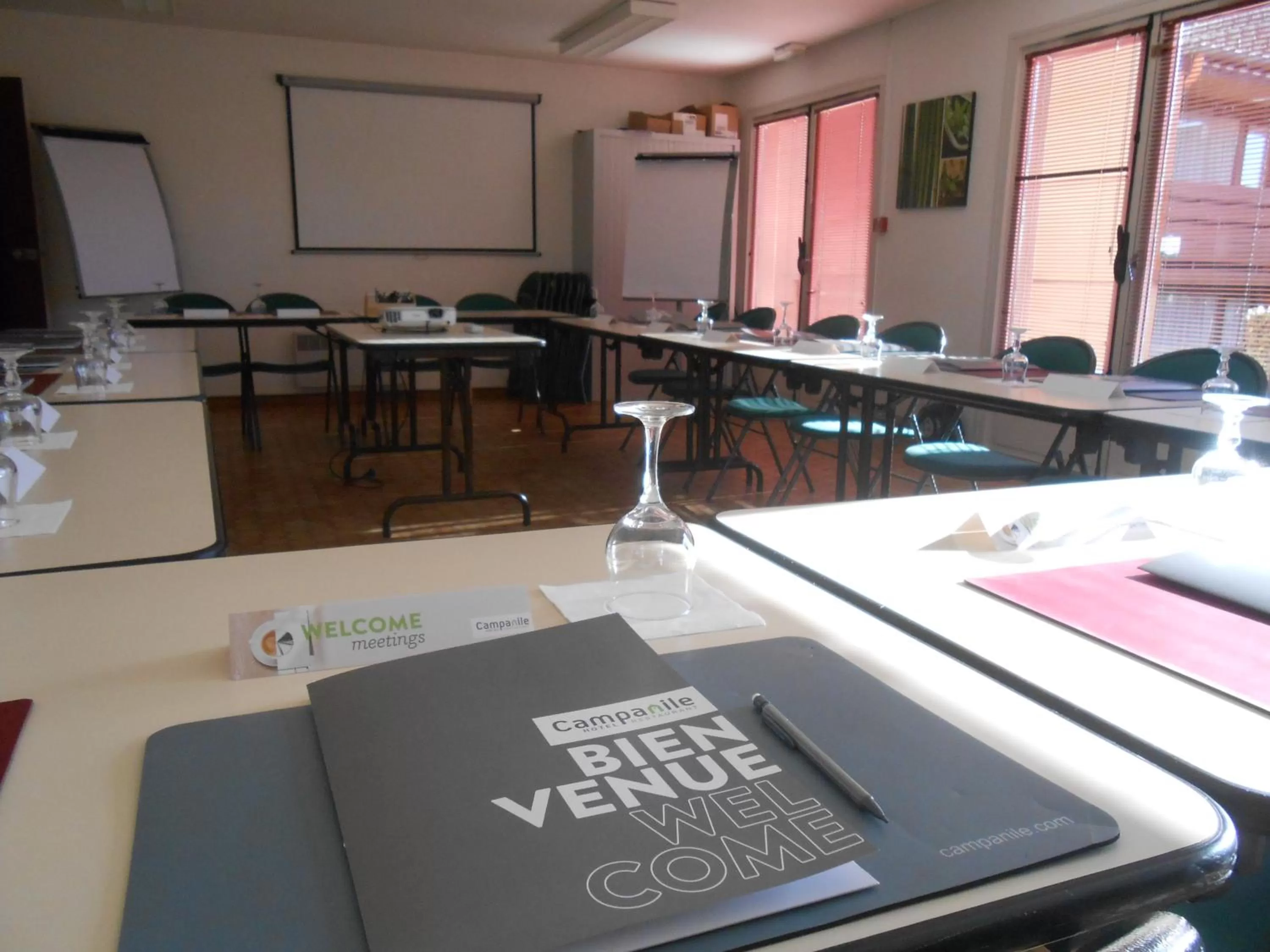 Business facilities in Hôtel Restaurant Campanile Aurillac