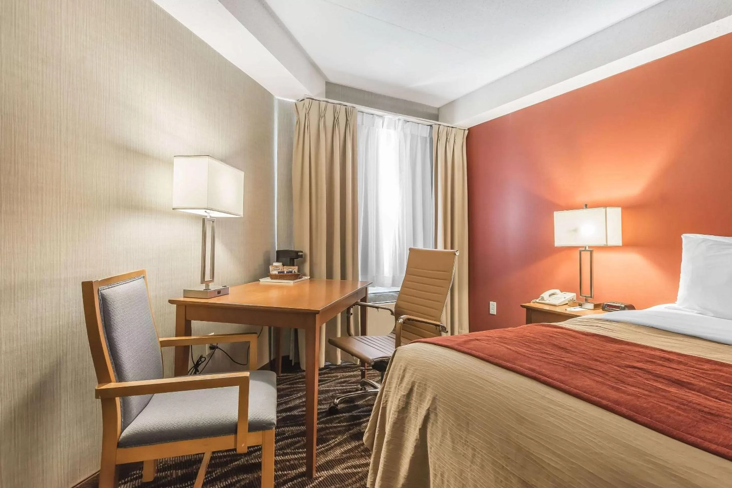 Traditional King Room - Non-Smoking in Comfort Inn Oshawa