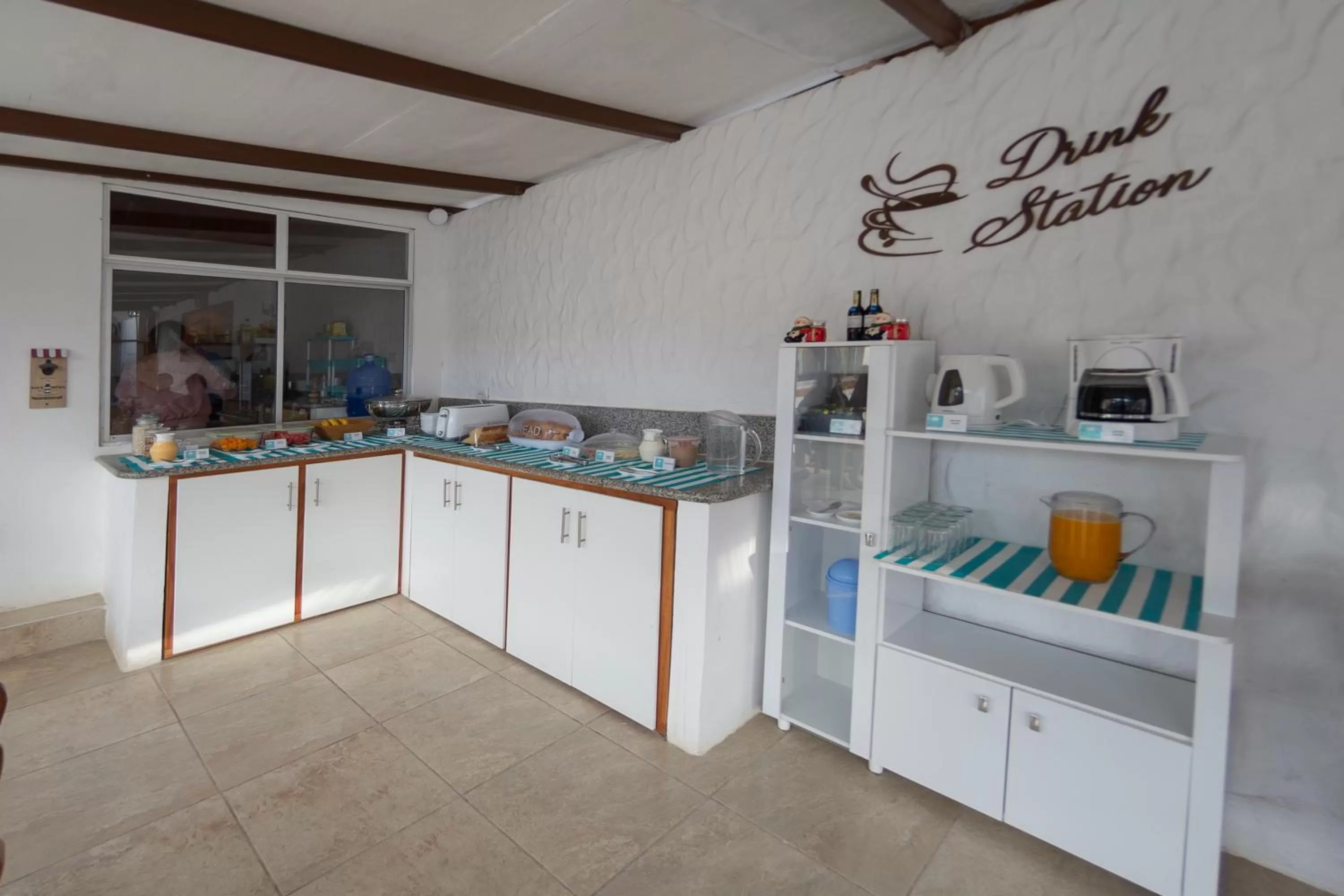 Breakfast, Kitchen/Kitchenette in Hotel Coral Blanco with high speed internet Starlink