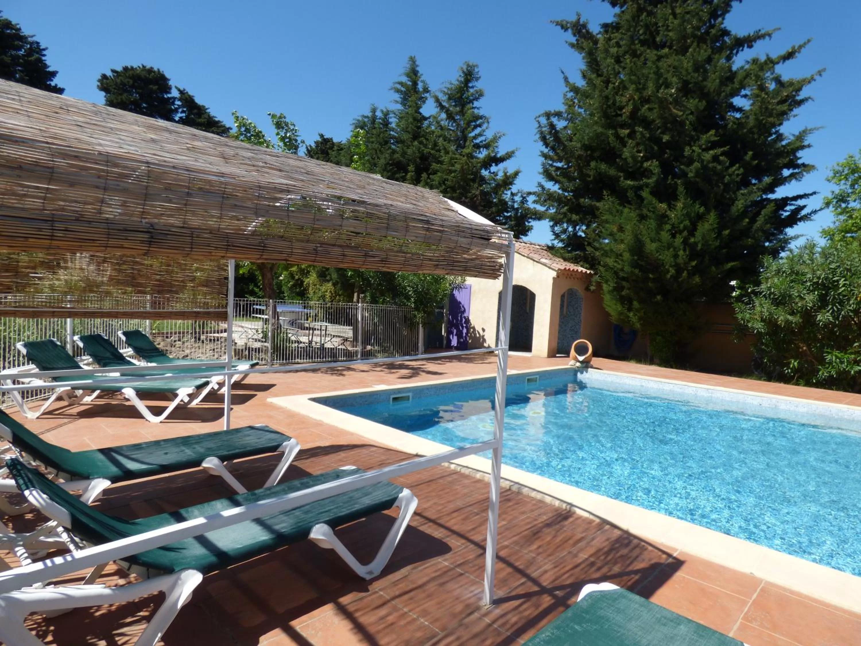 Swimming Pool in Appart'Hotel Festival Sud Aqua - Avignon TGV