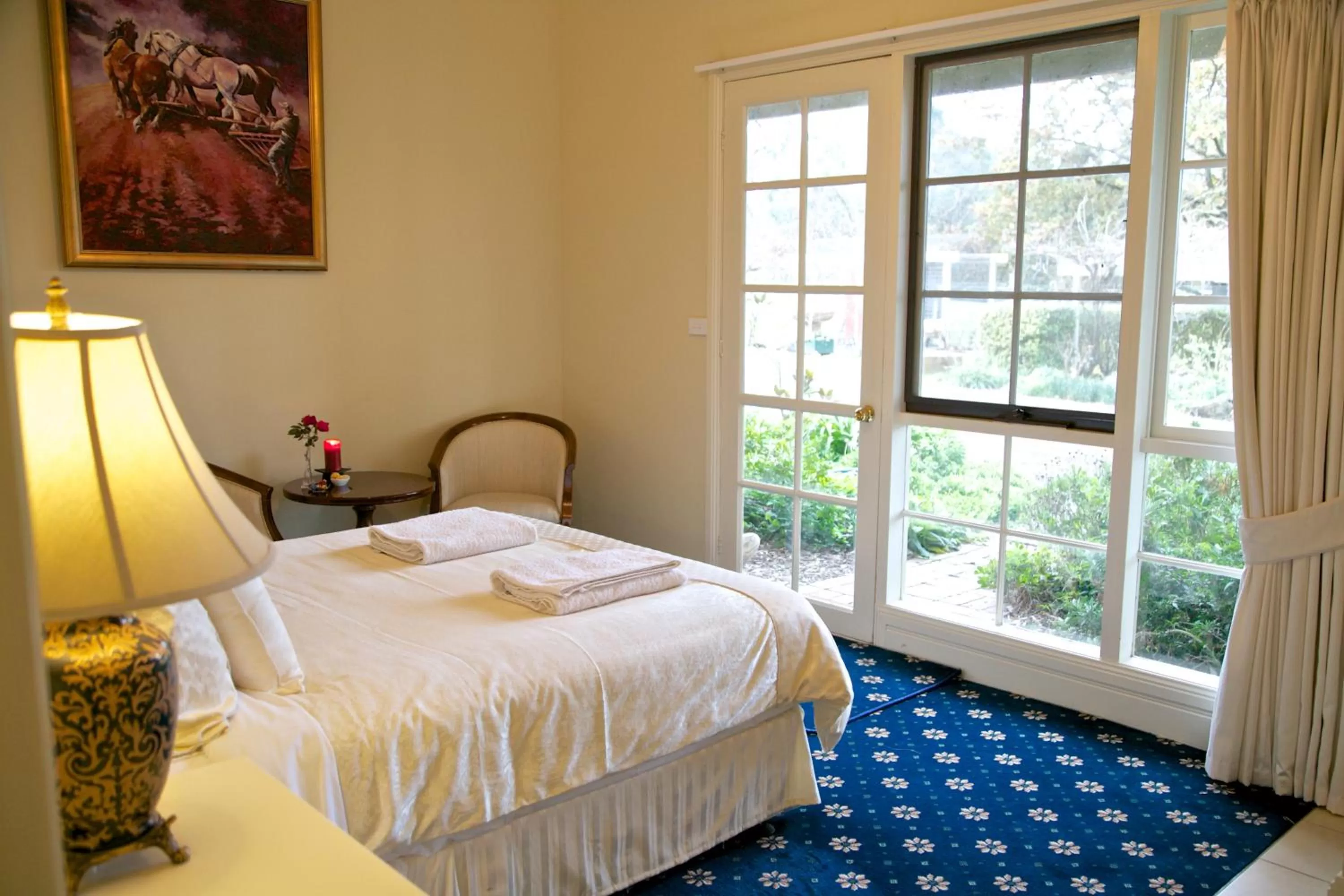 Property building in Holly Lane Mews