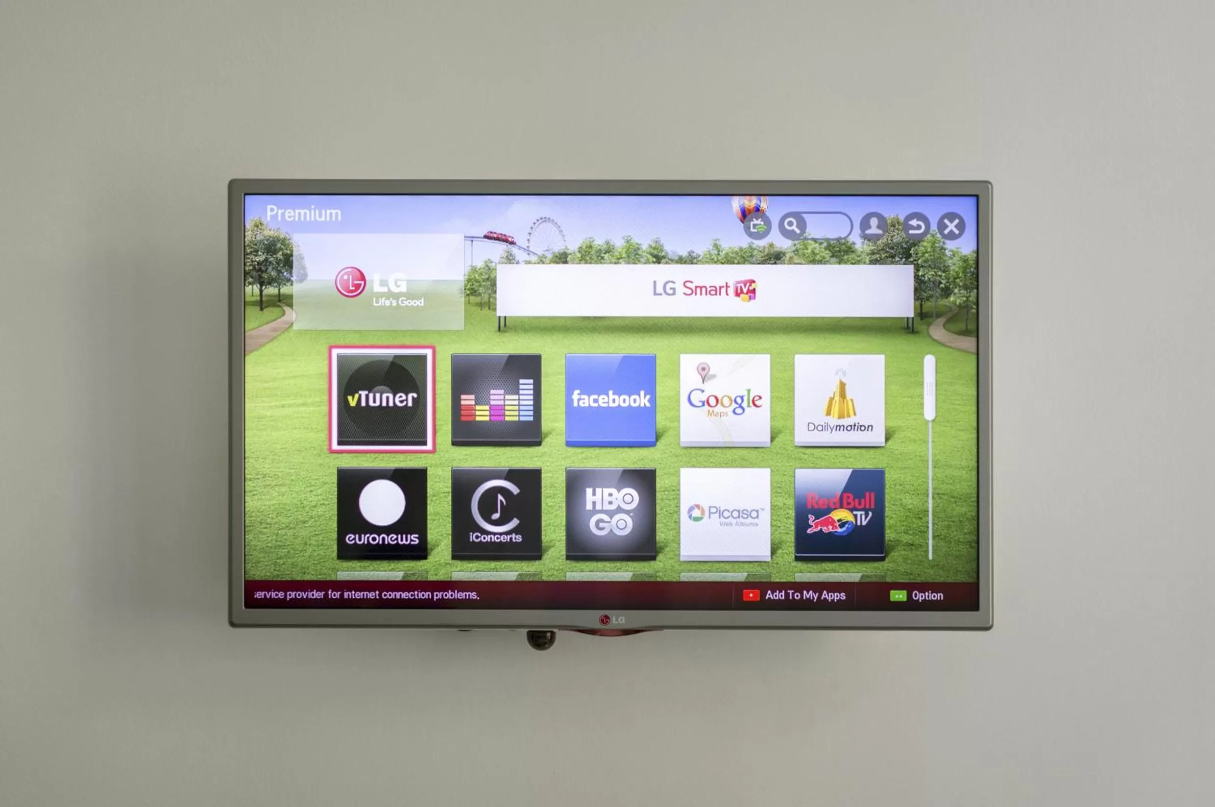 TV and multimedia in Royal Court Hotel