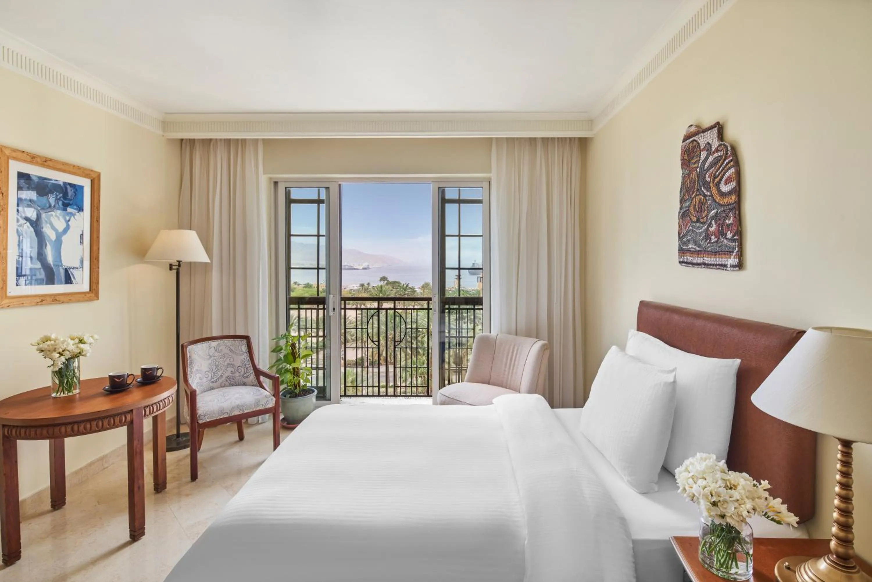 Property building, Bed in Mövenpick Resort & Residences Aqaba