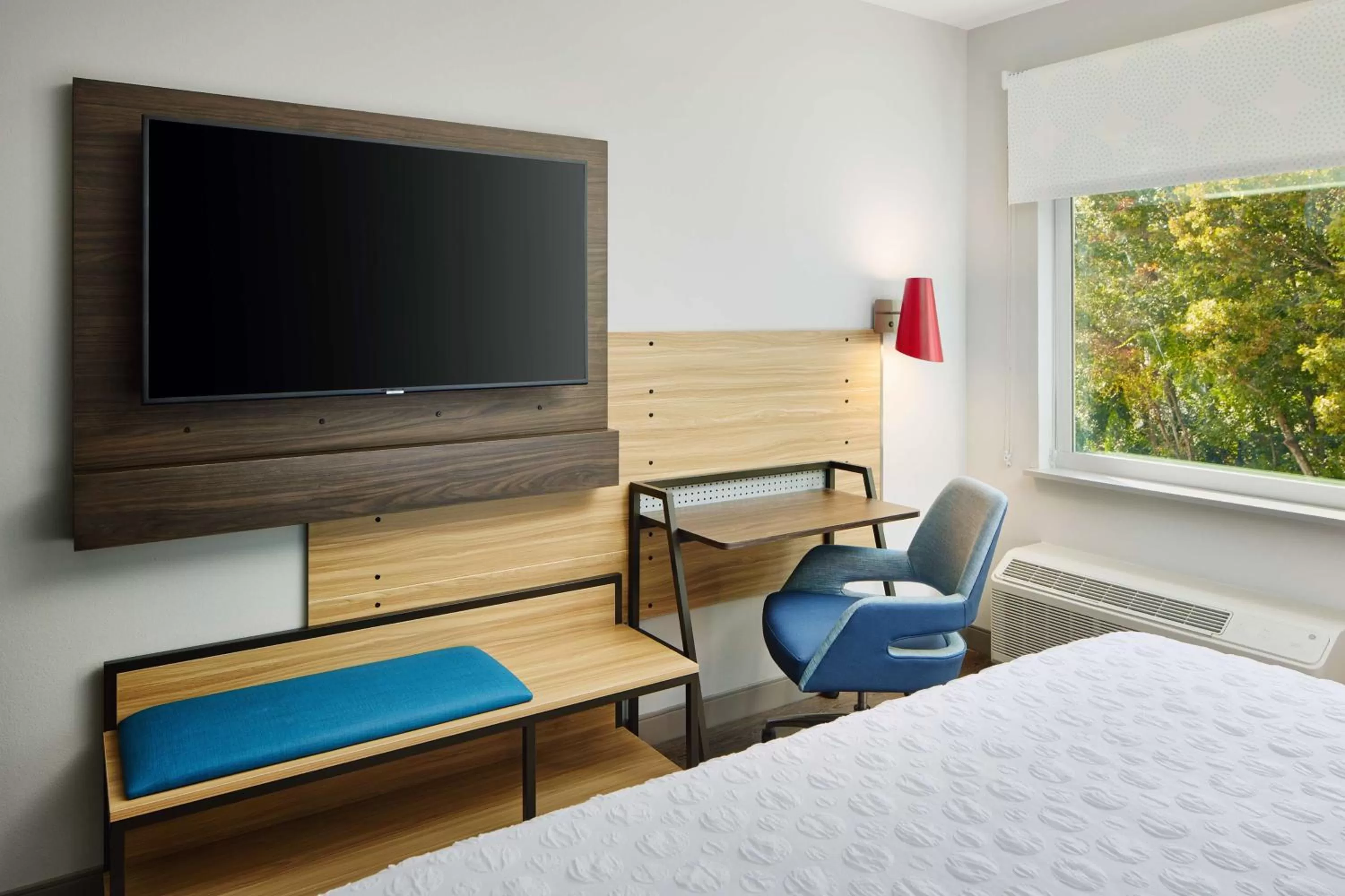 Bedroom, Bed in Tru By Hilton Atlanta Northlake Parkway, Ga