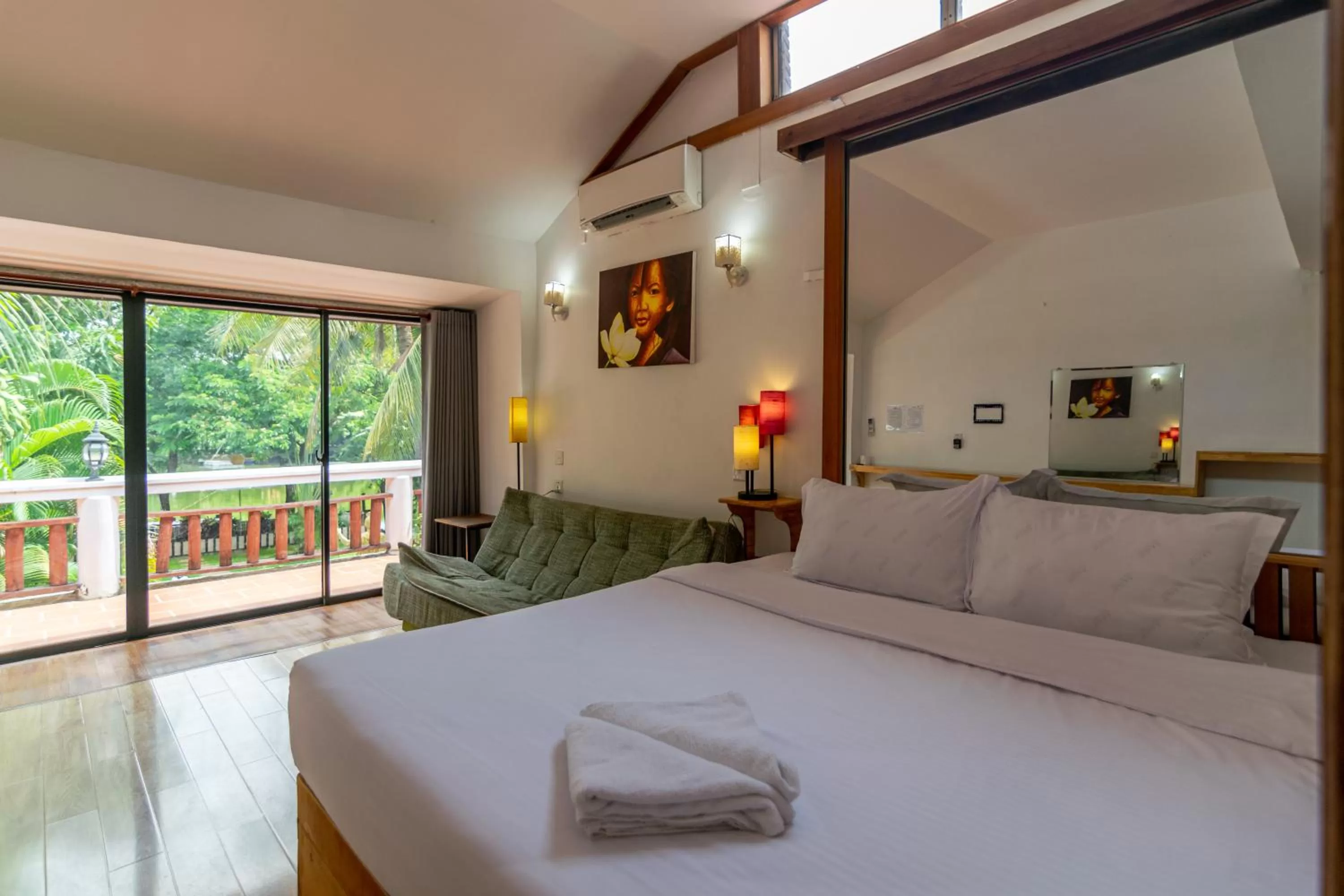 Photo of the whole room, Bed in Samathi Lake Resort
