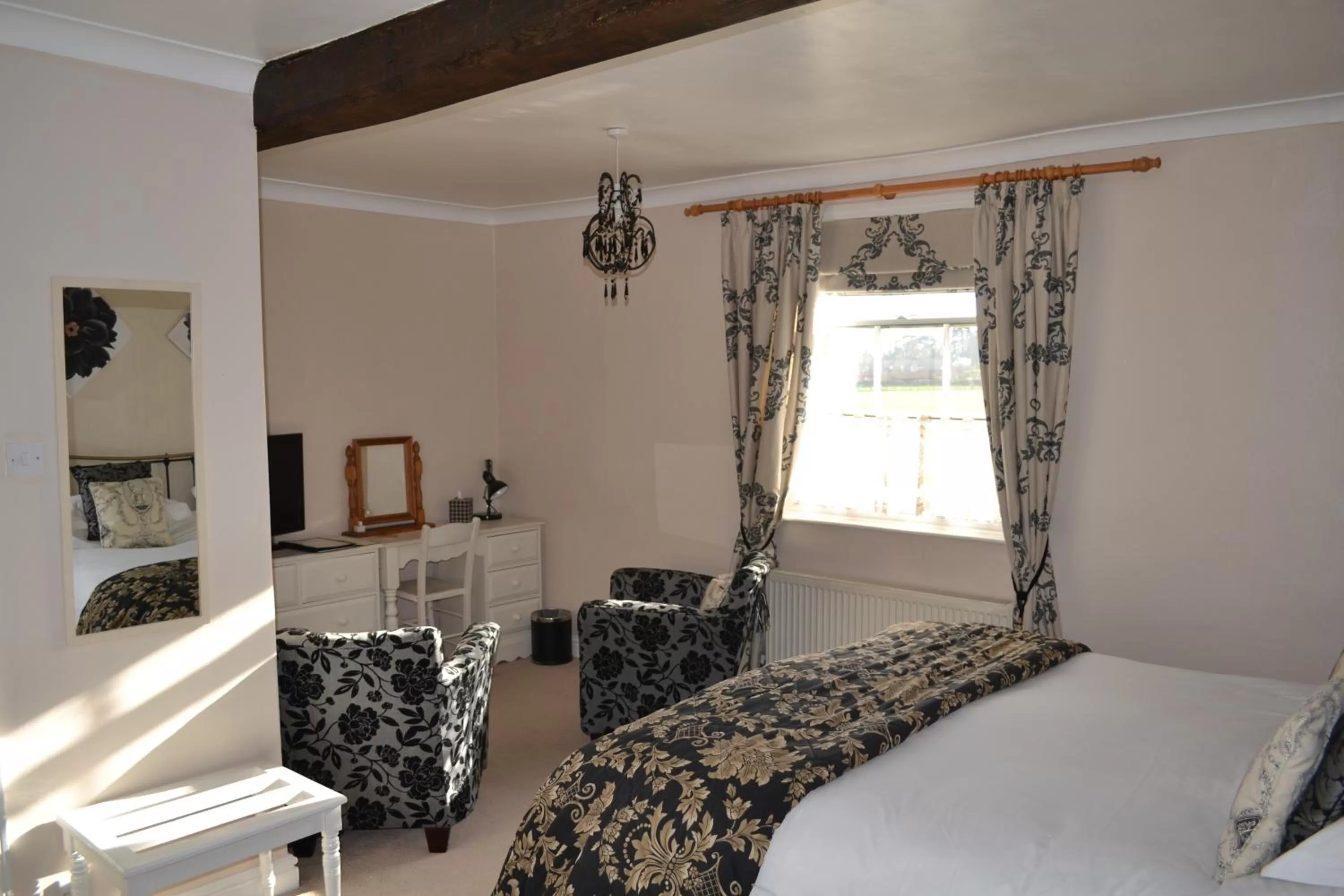 Seating area, Bed in Ternhill Farm House - 5 Star Guest Accommodation with optional award winning breakfast