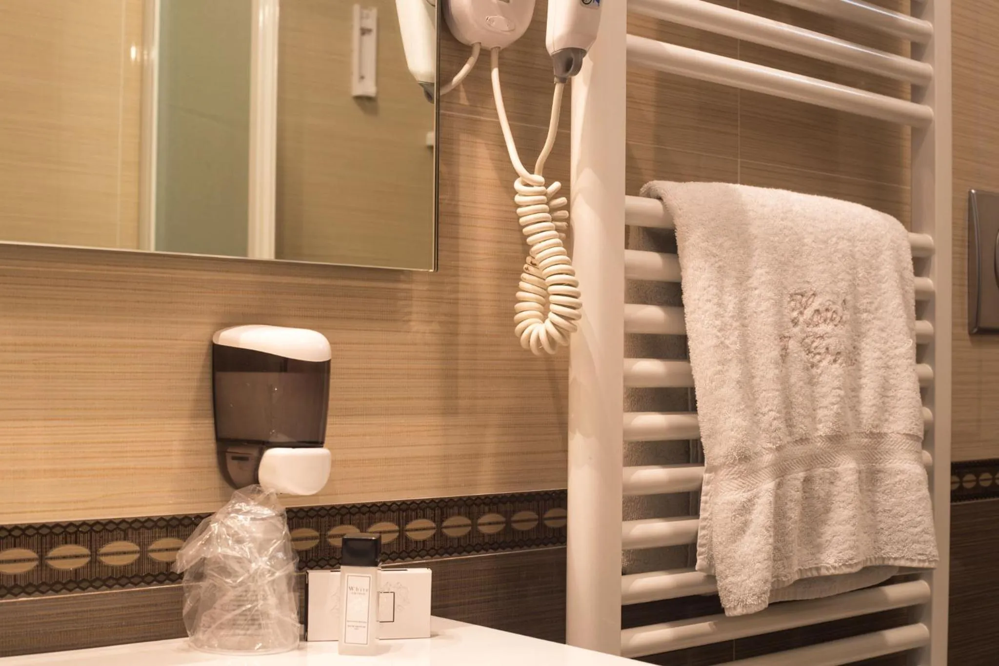 Bathroom, Bed in Hotel I Crespi