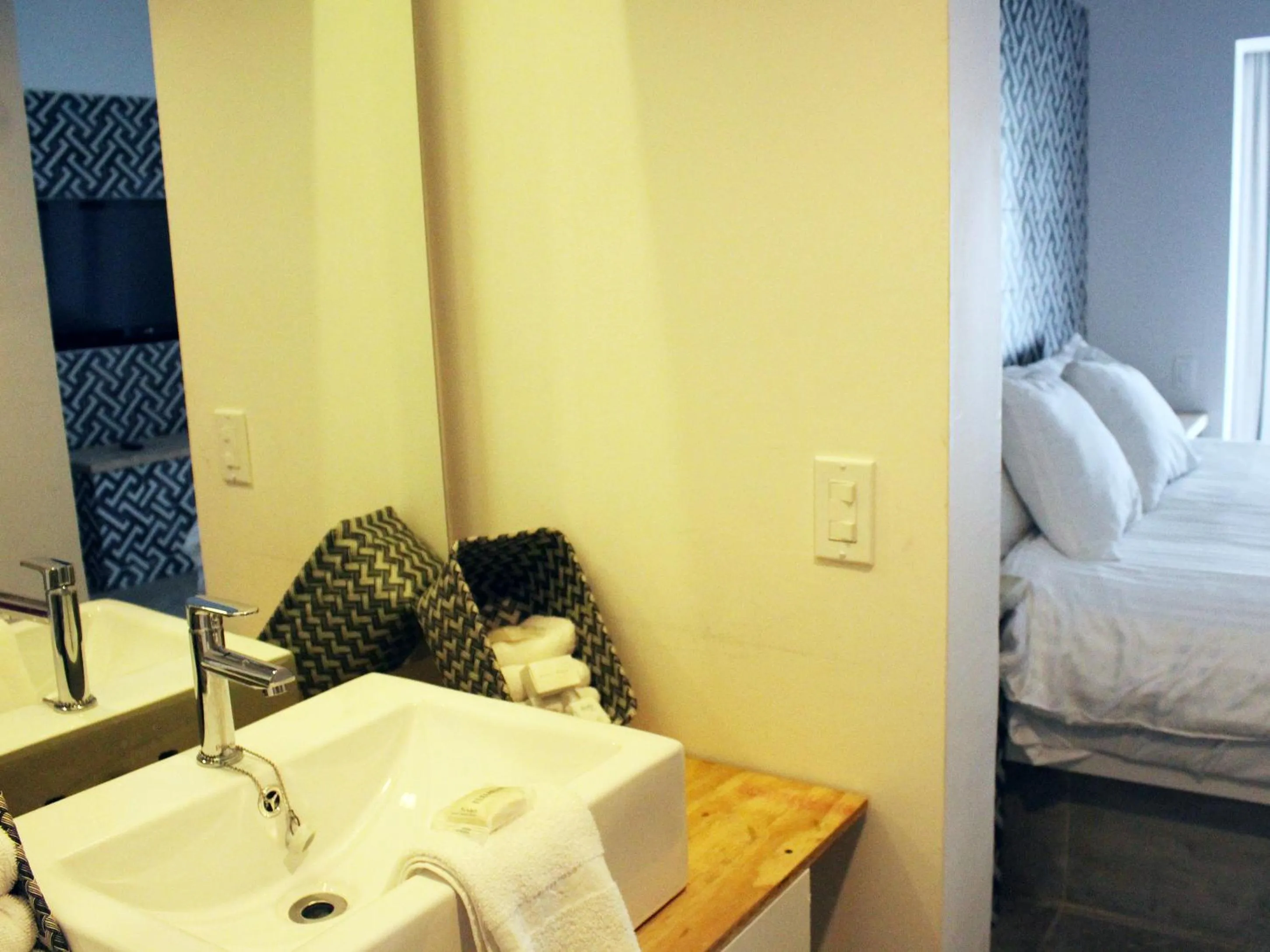 Bathroom, Bed in Castillos Del Mar