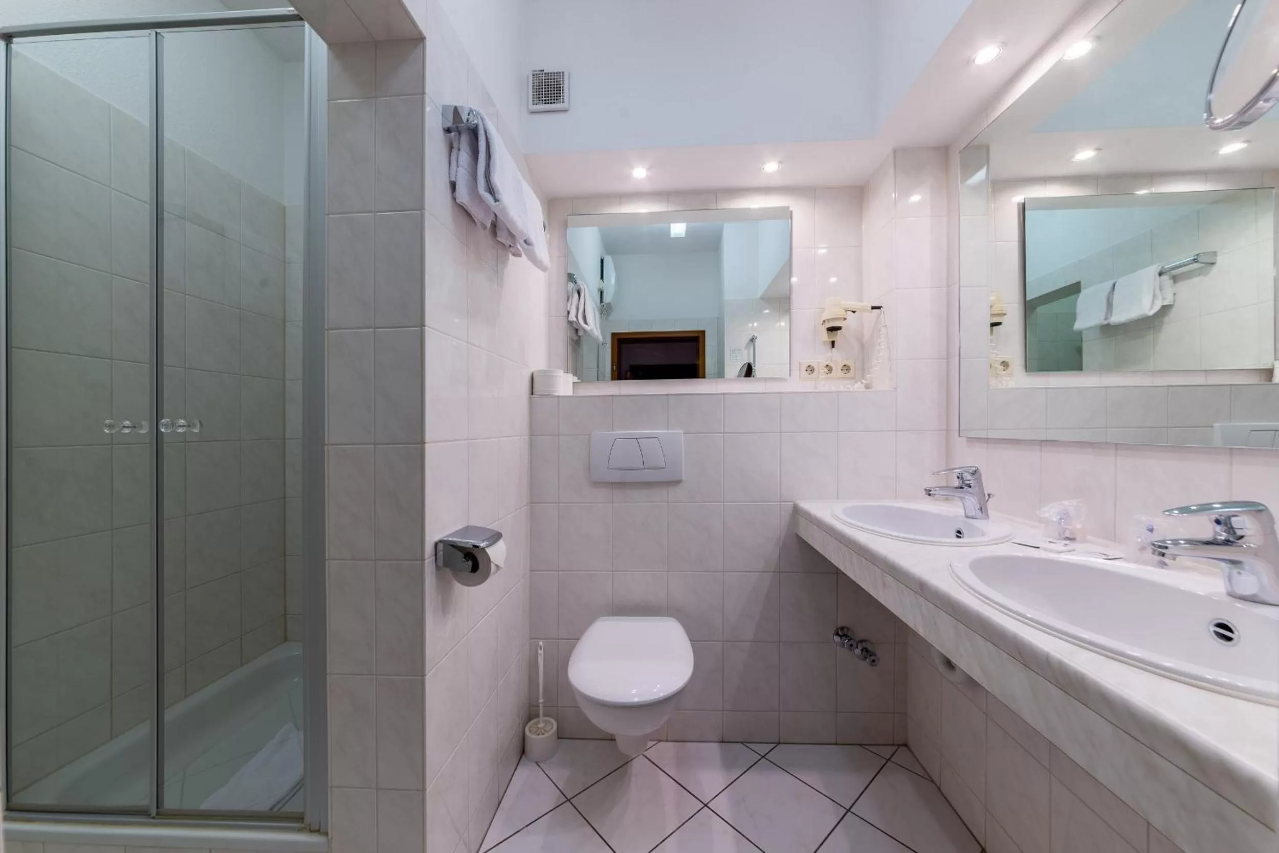 Shower in Hotel Krone