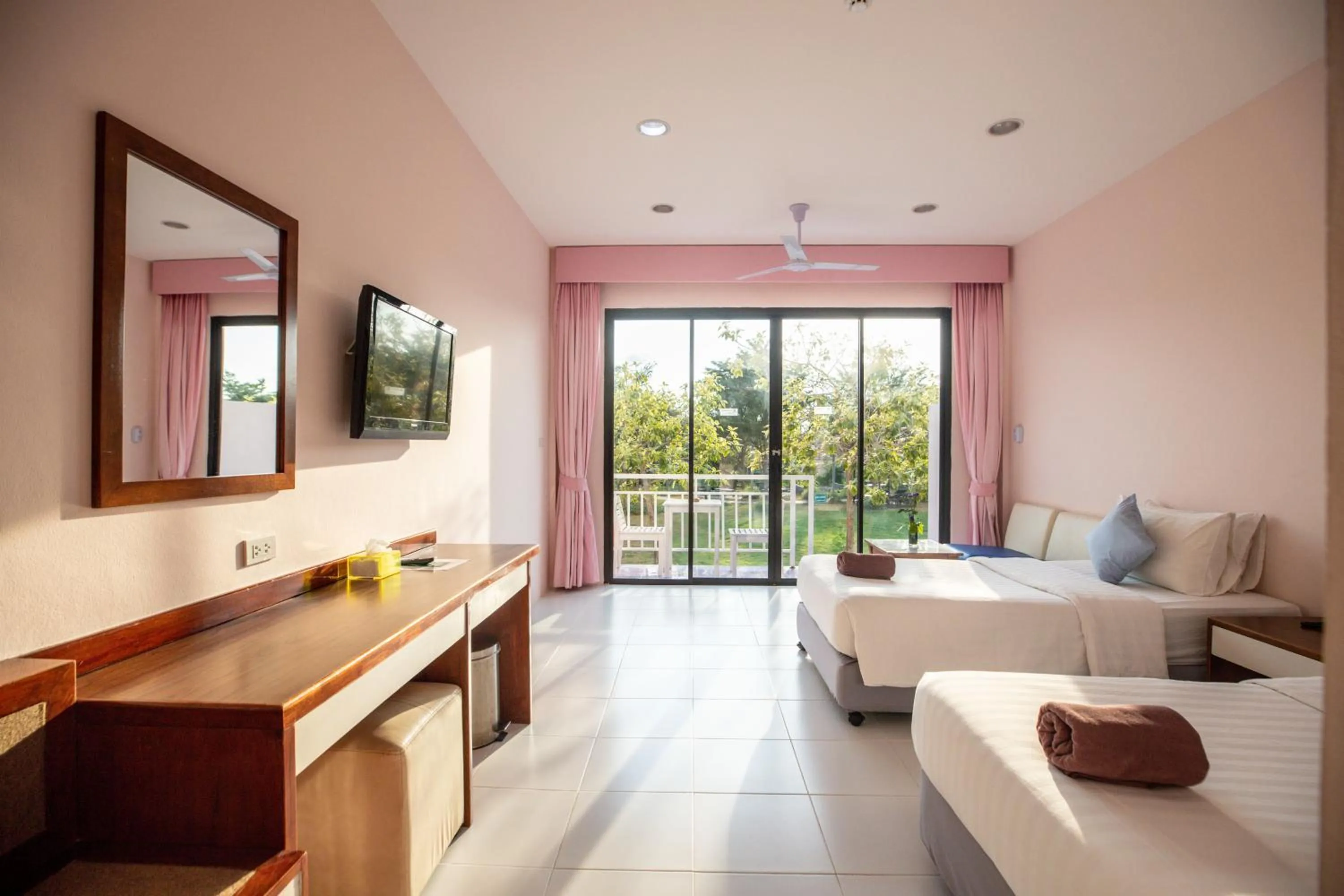 Bed in Xanadu Beach Resort