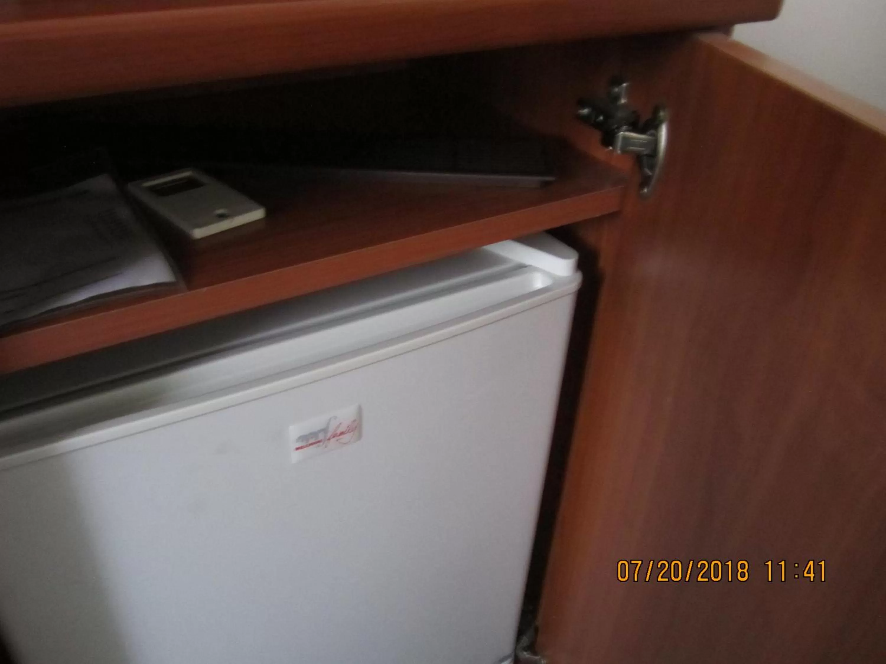 Food and drinks in Adelphi Room & Breakfast