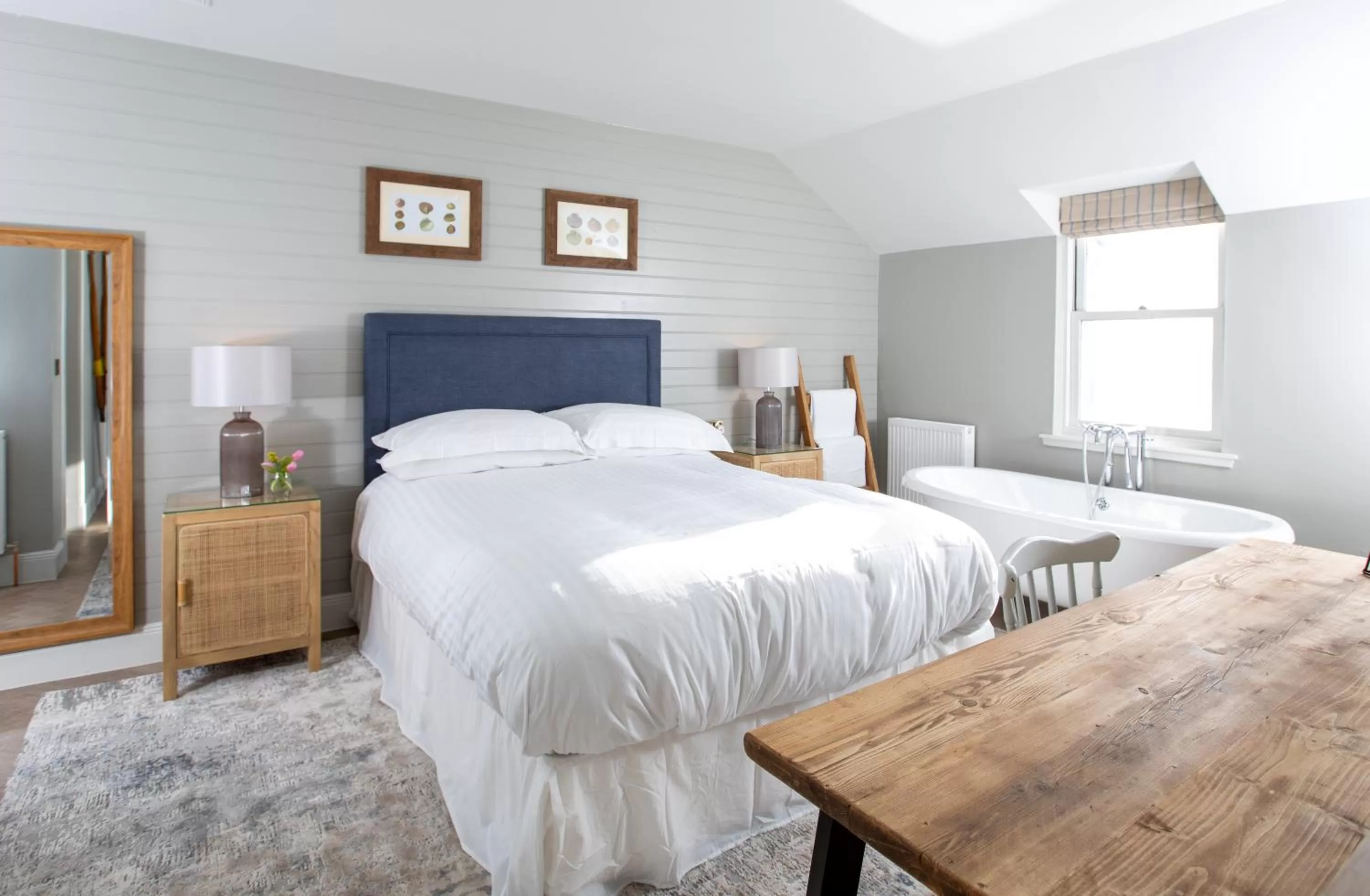 Photo of the whole room, Bed in The Crusoe