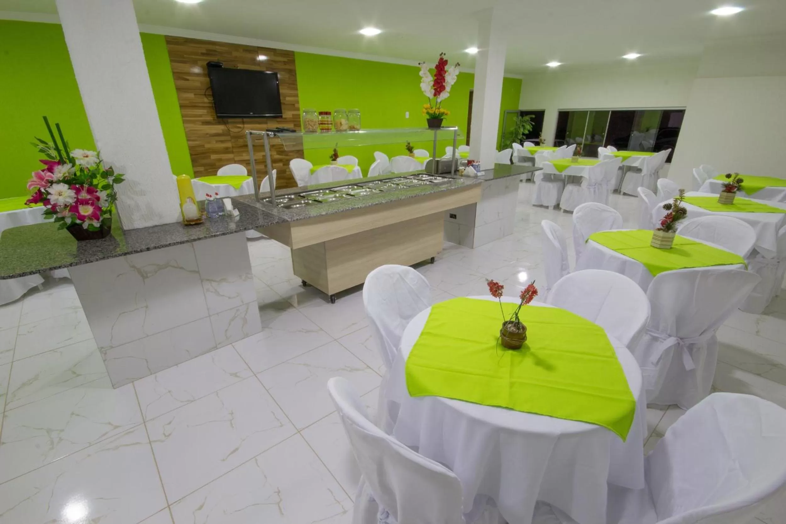 Restaurant/places to eat in Pousada Verdes Mares