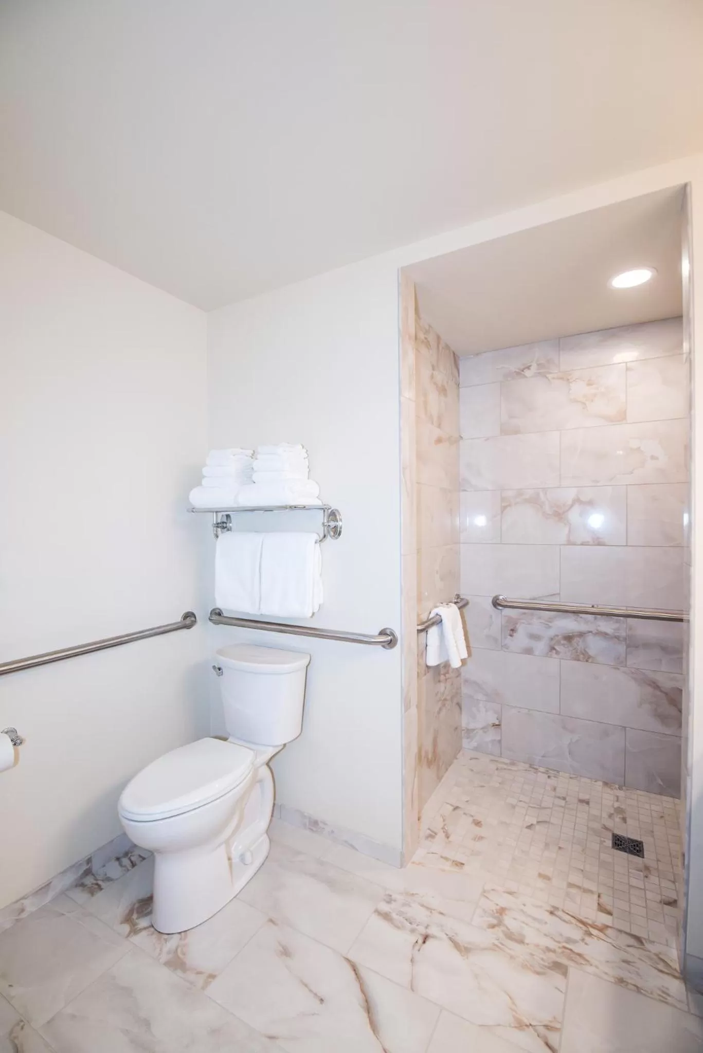 Shower in The Pollard Hotel