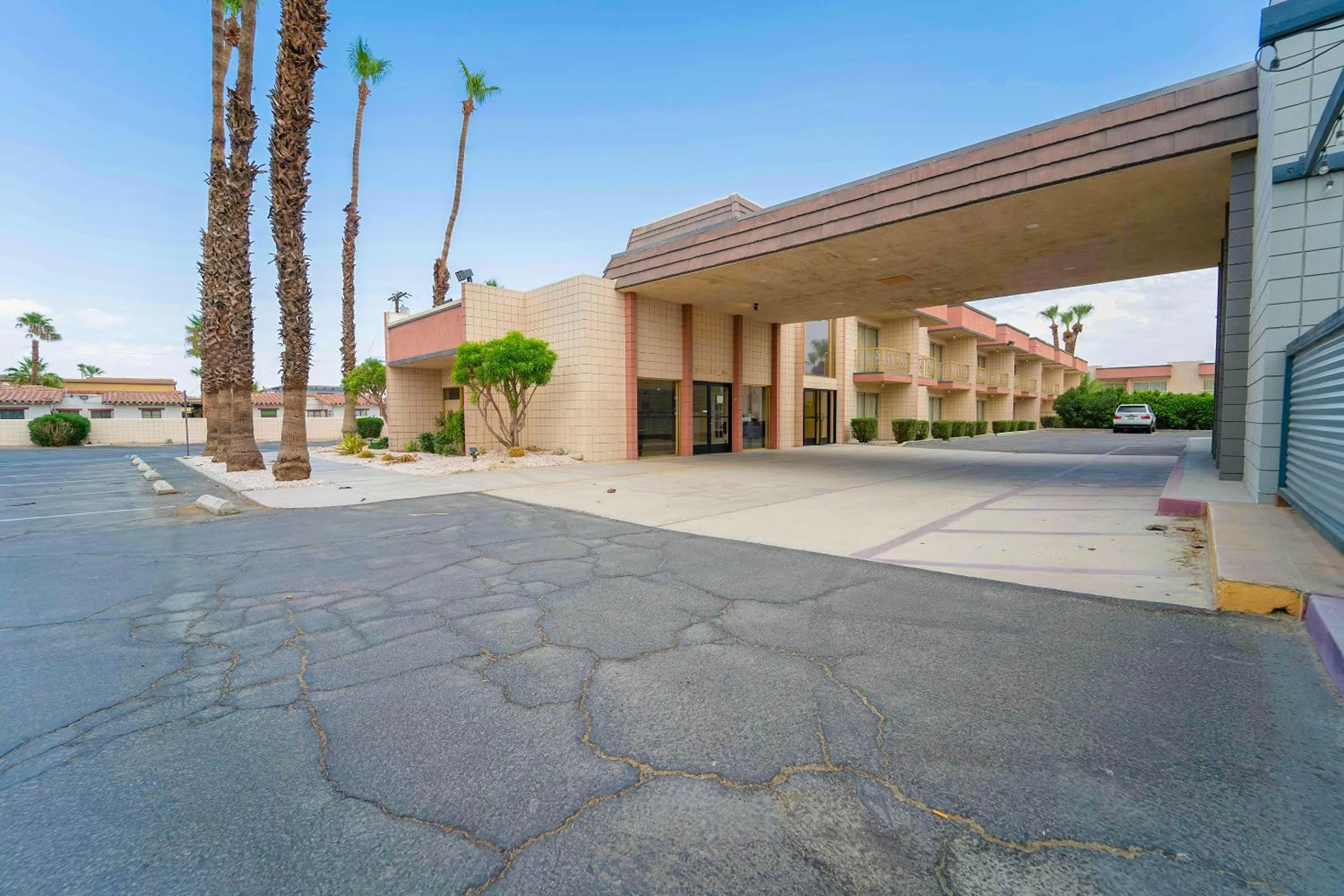 Property building in Royal Plaza Inn