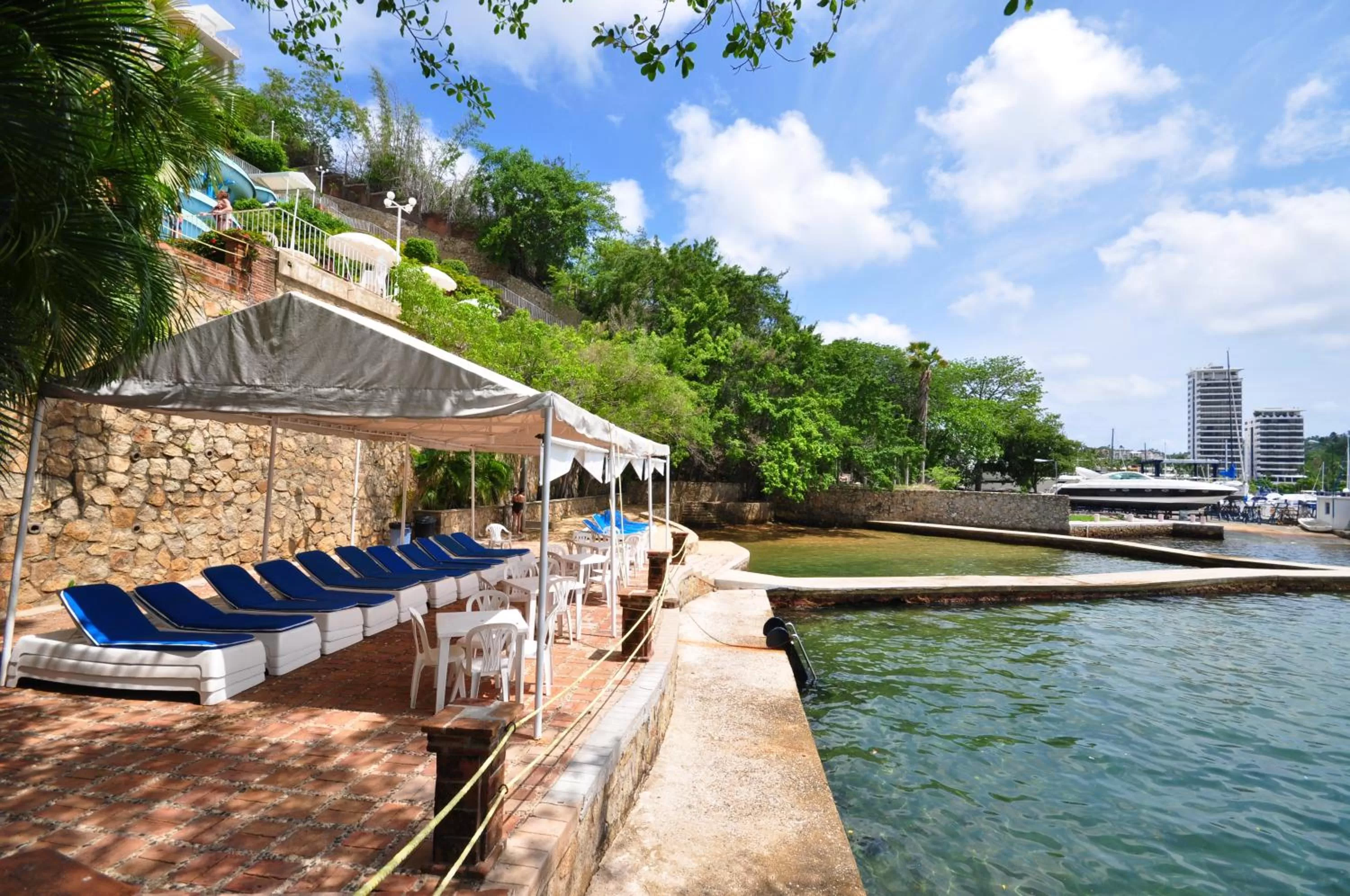 Beach in Alba Suites Acapulco