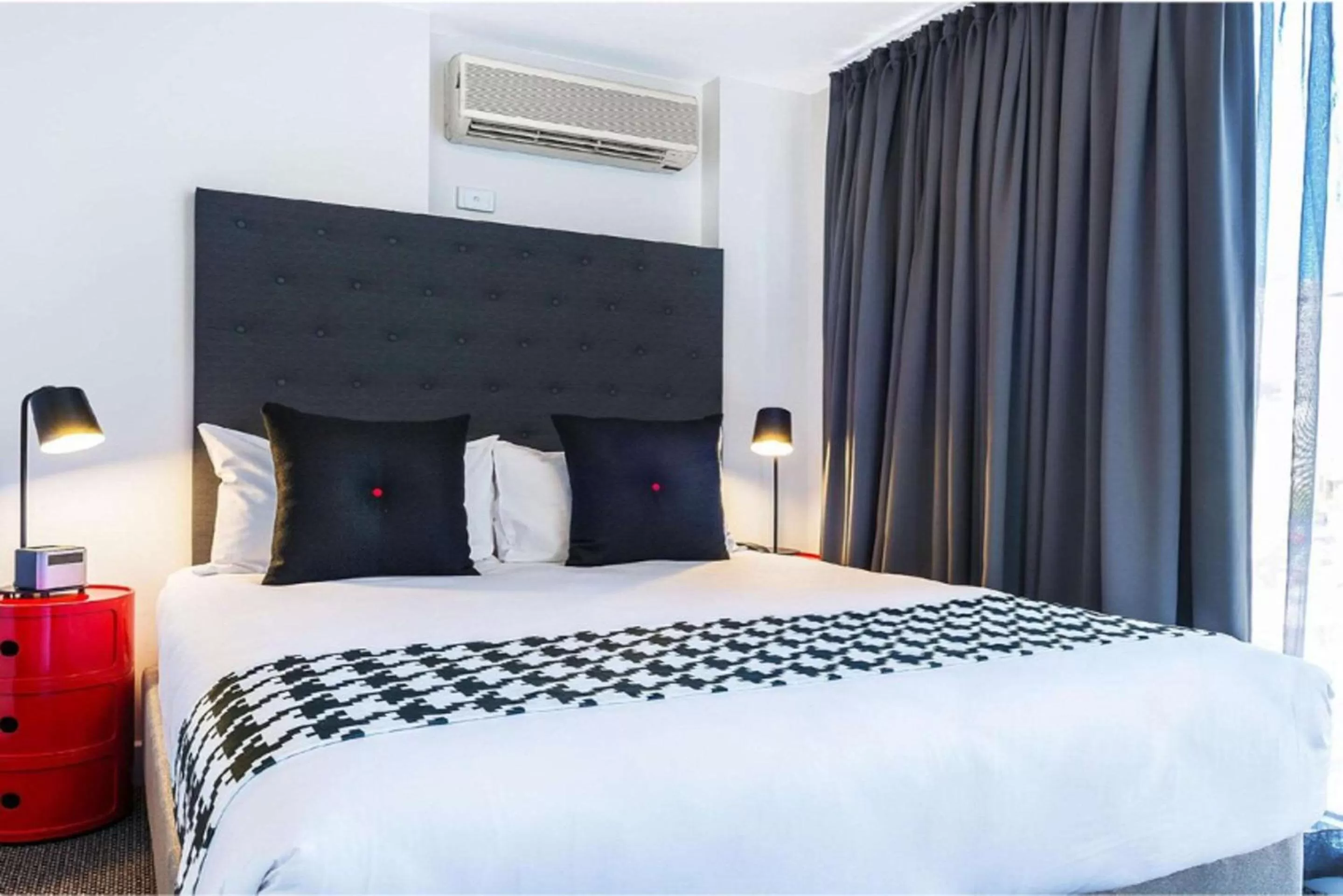 Bedroom, Bed in Quality Apartments Melbourne Central
