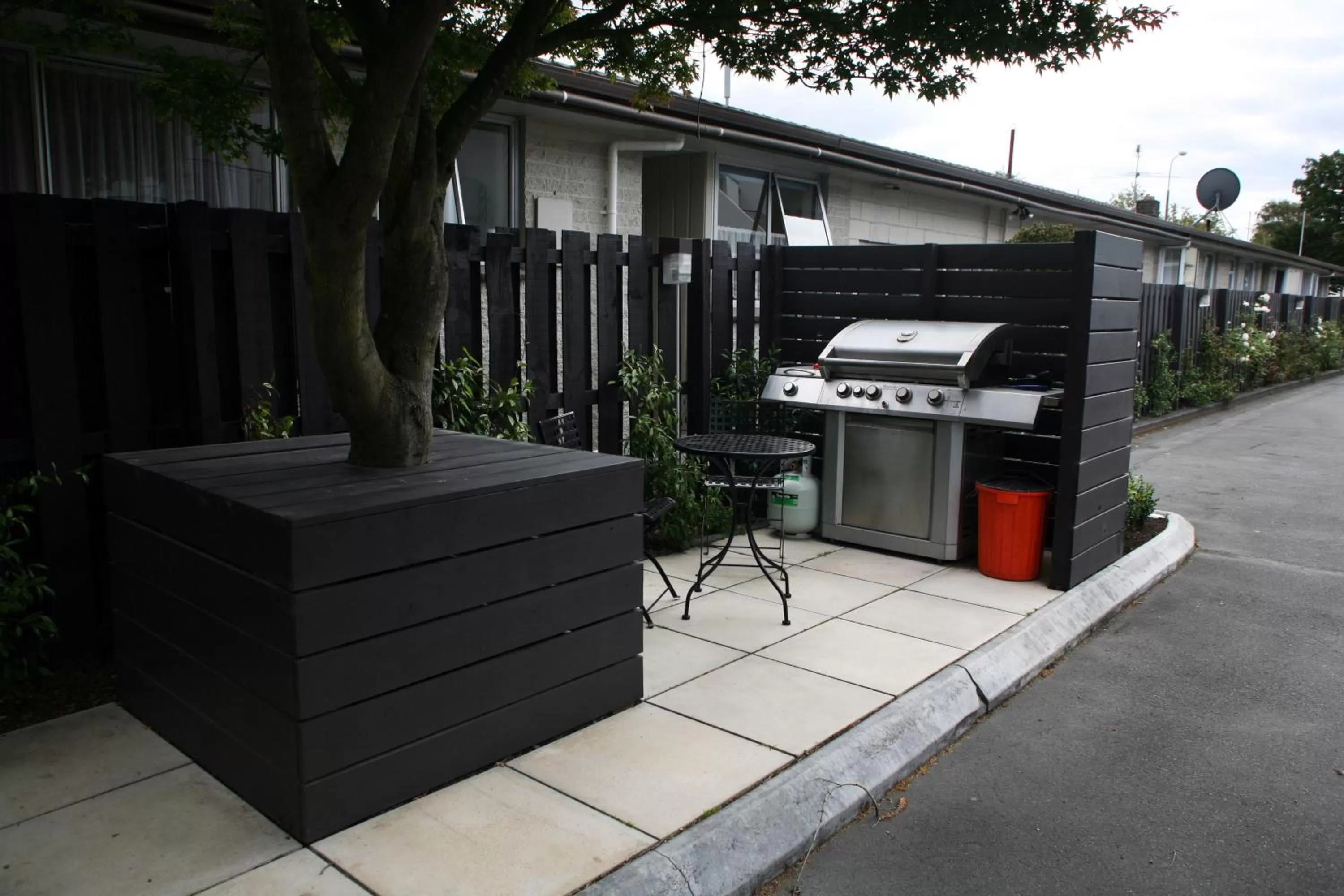 Property building in Belmont Motor Inn