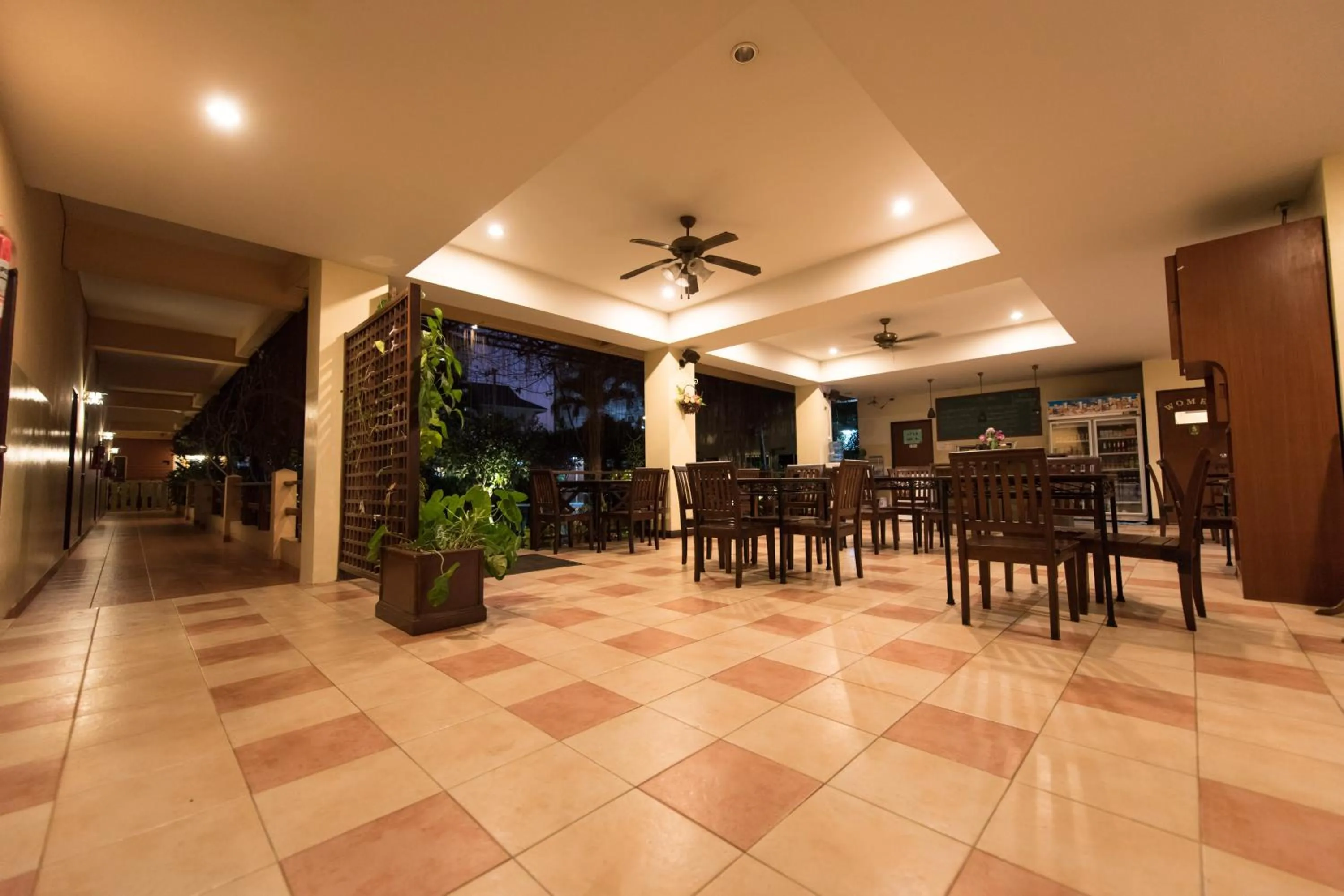 Restaurant/places to eat in Opey De Place