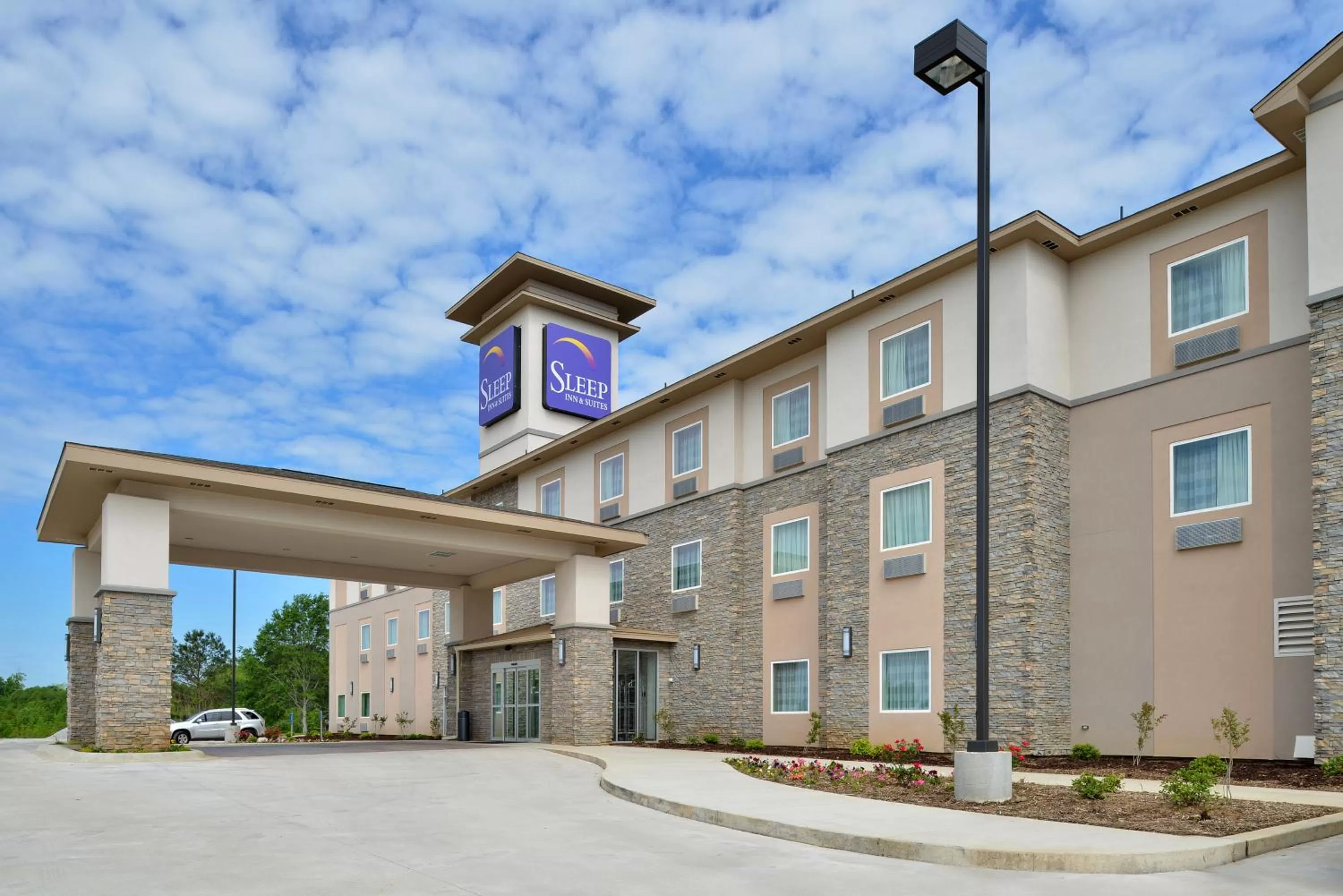 Facade/entrance in Sleep Inn & Suites Meridian - Bonita Lakes