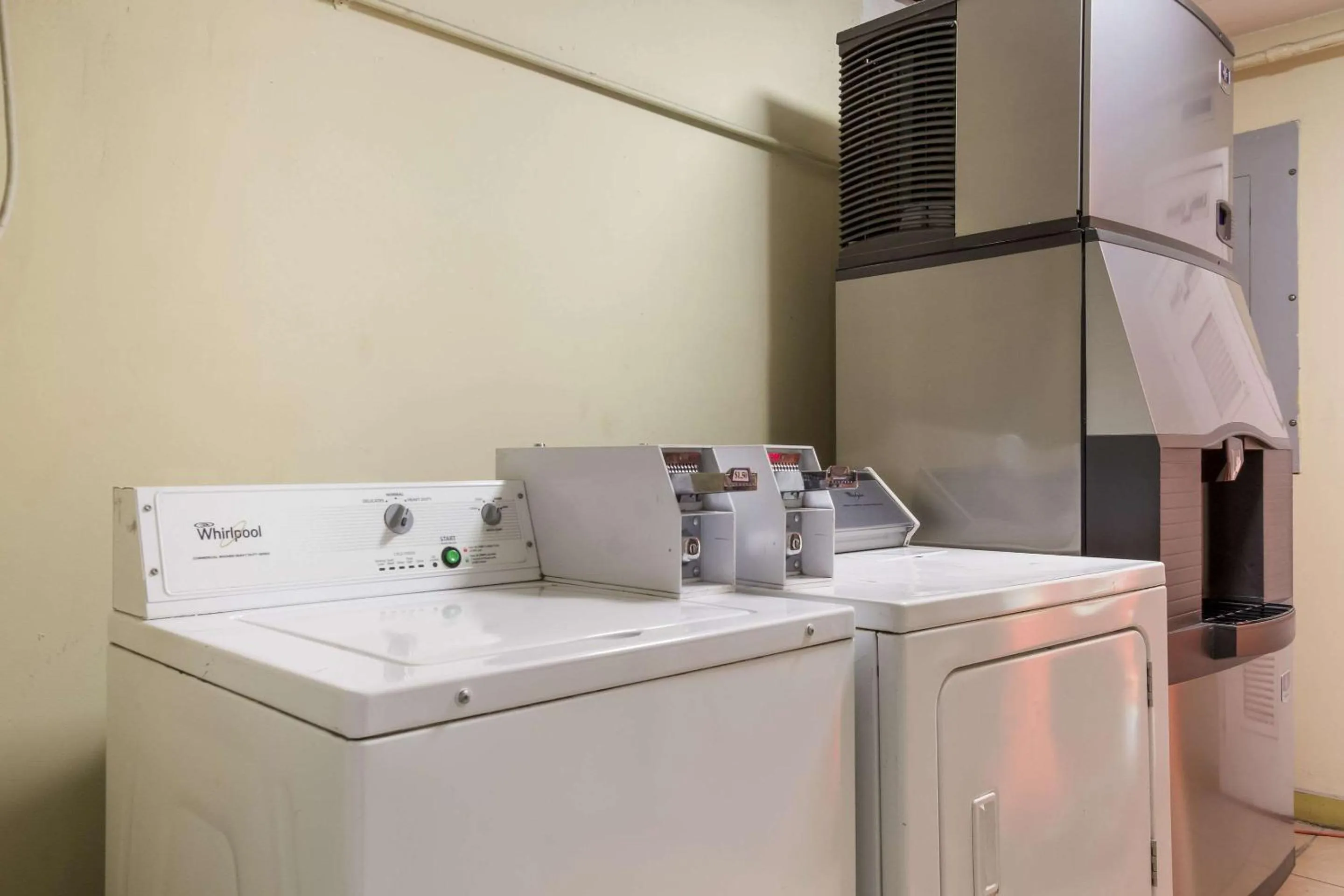 On site in Econo Lodge Inn & Suites I-65