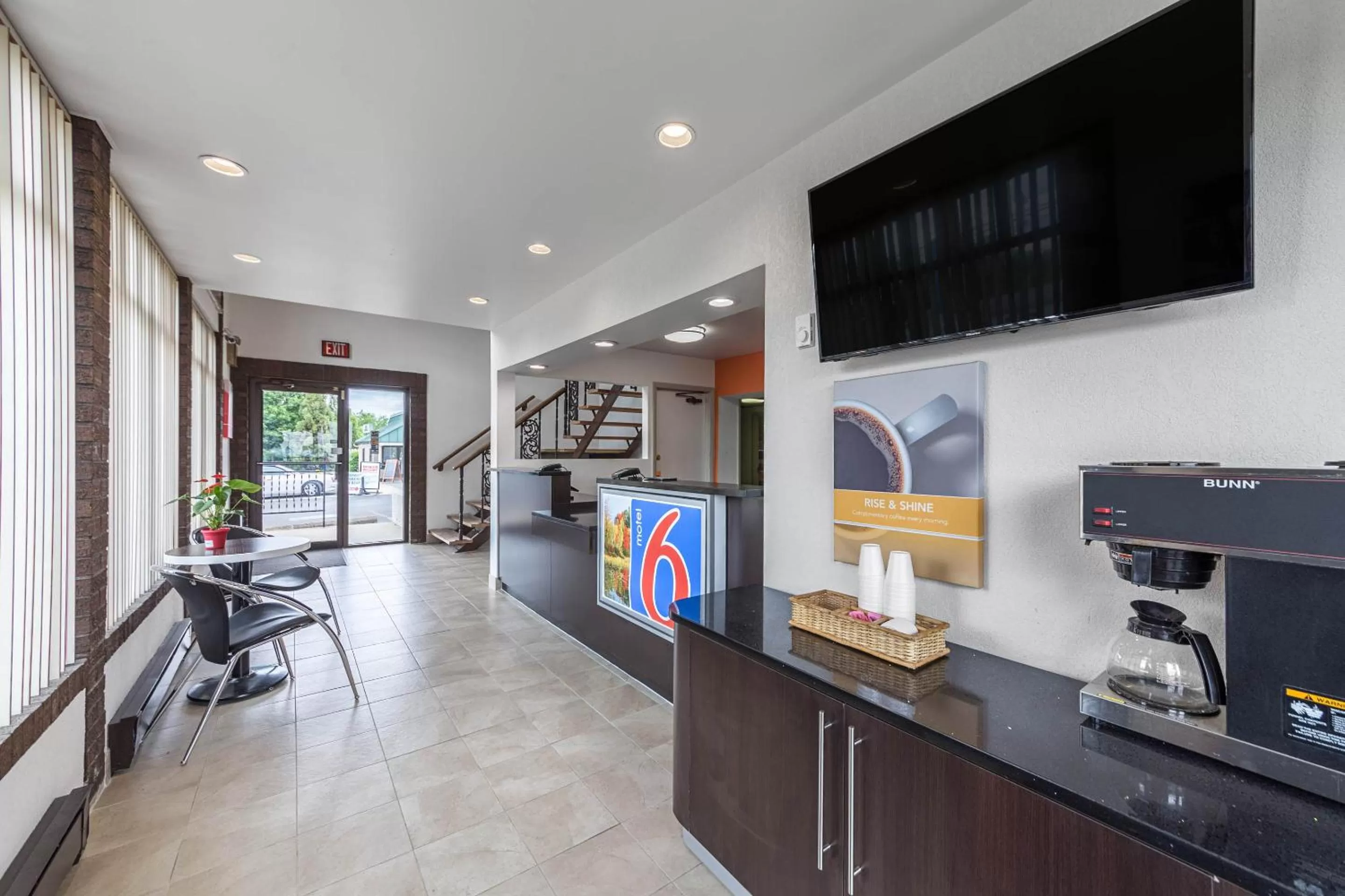 Lobby or reception in Motel 6-Warminster, PA