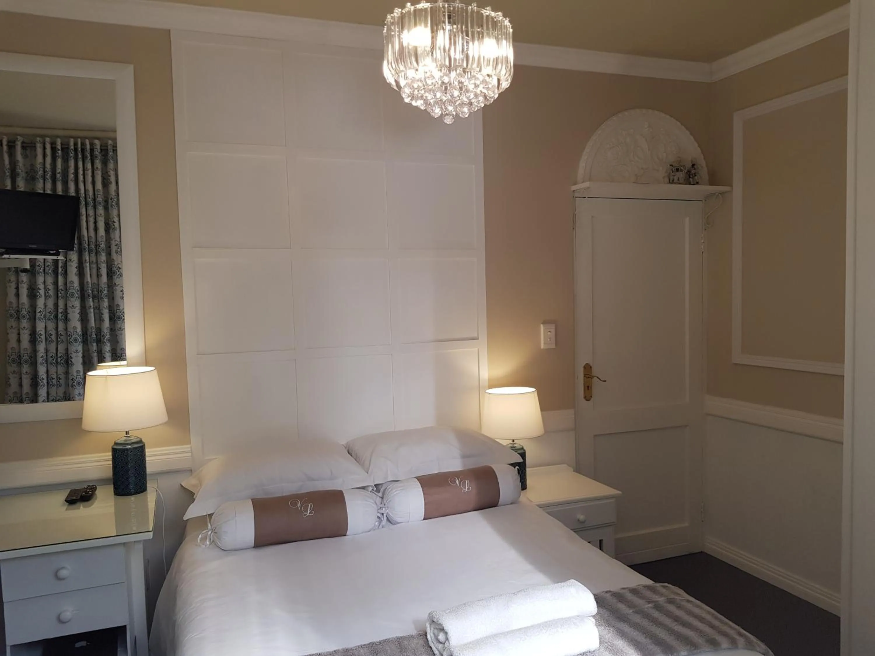 Photo of the whole room, Bed in Villa Lugano Guesthouse