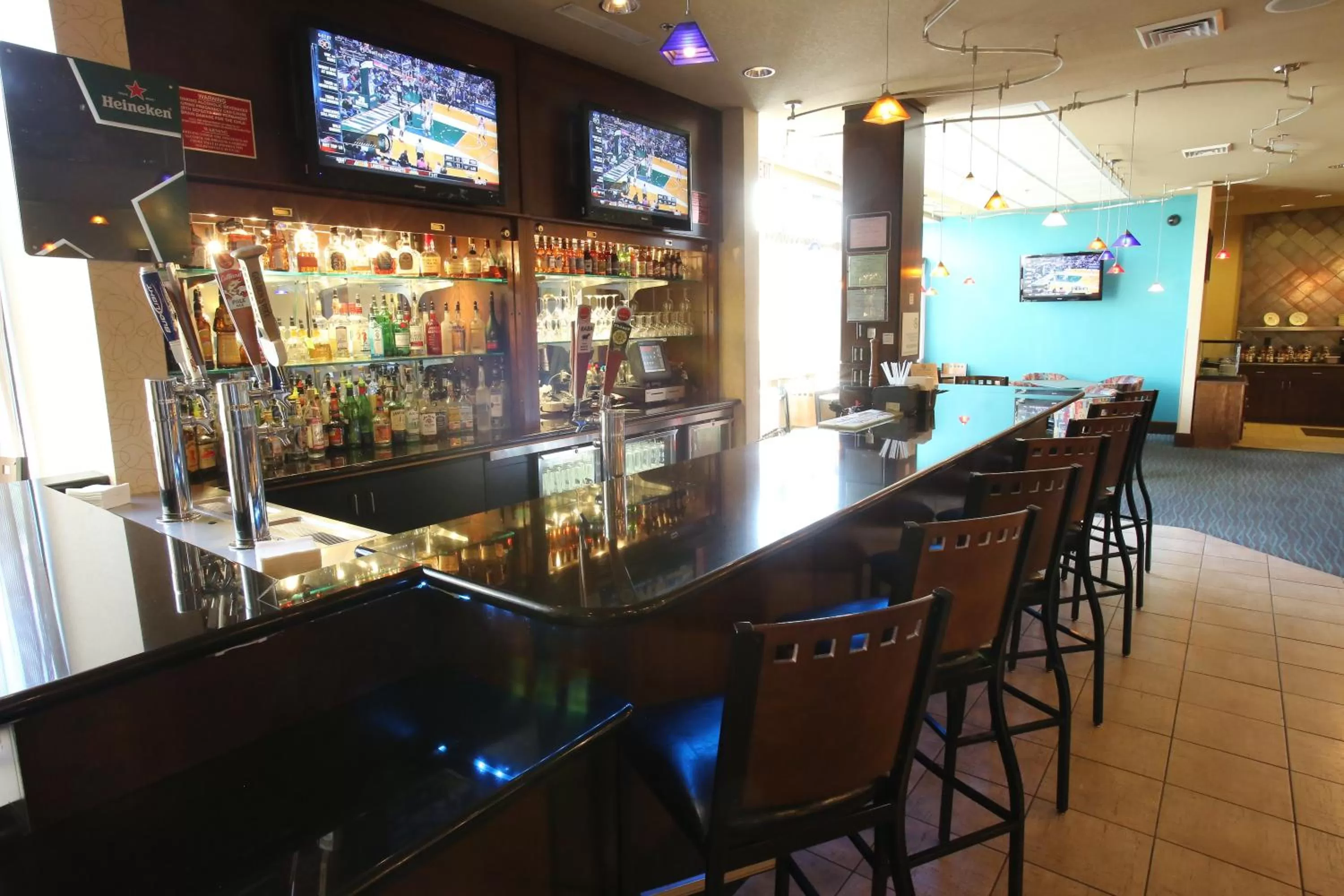 Lounge or bar in Holiday Inn & Suites Salt Lake City - Airport West by IHG